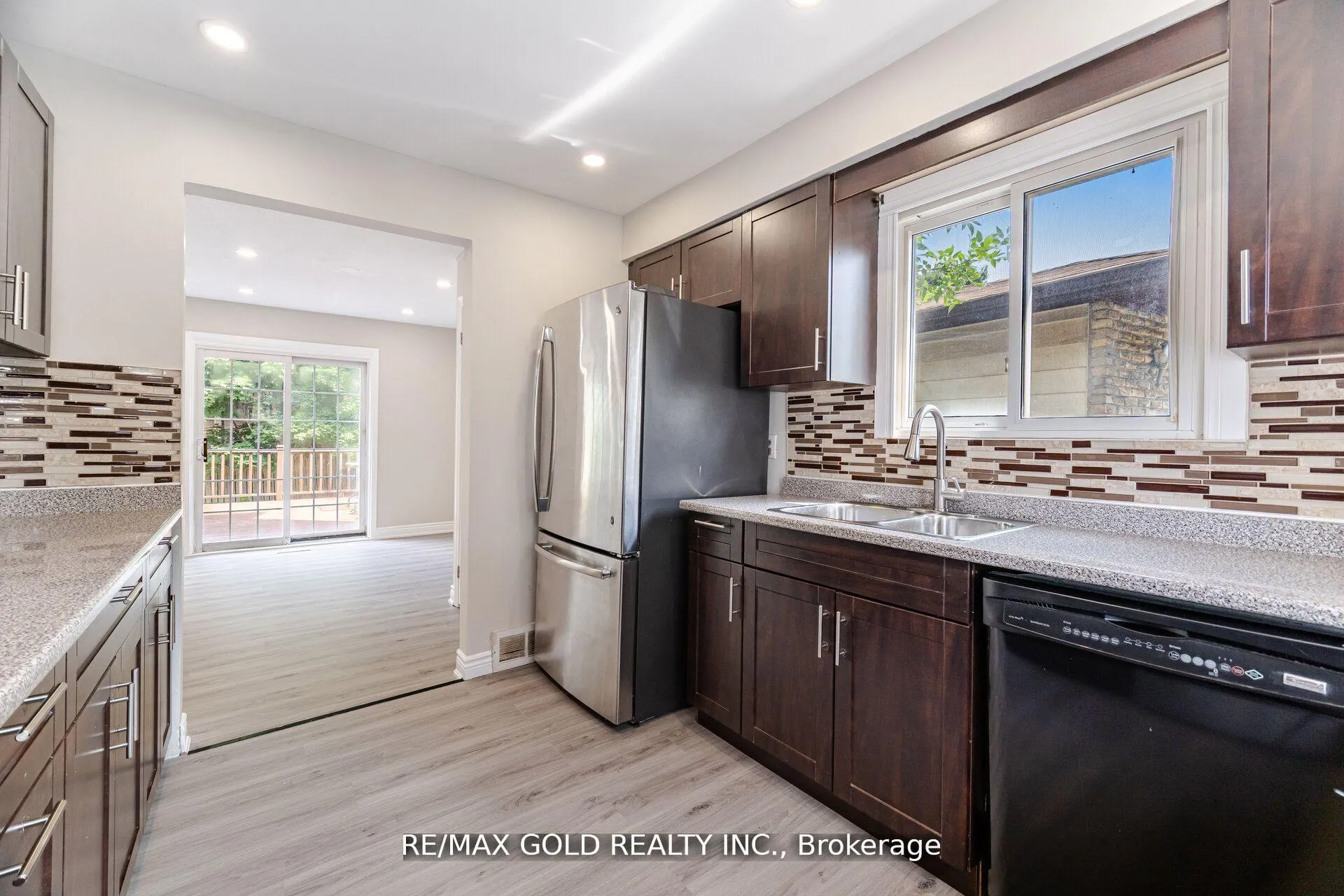 Photo 18 of 212 Cedarwoods Crescent, Kitchener — HOMEH