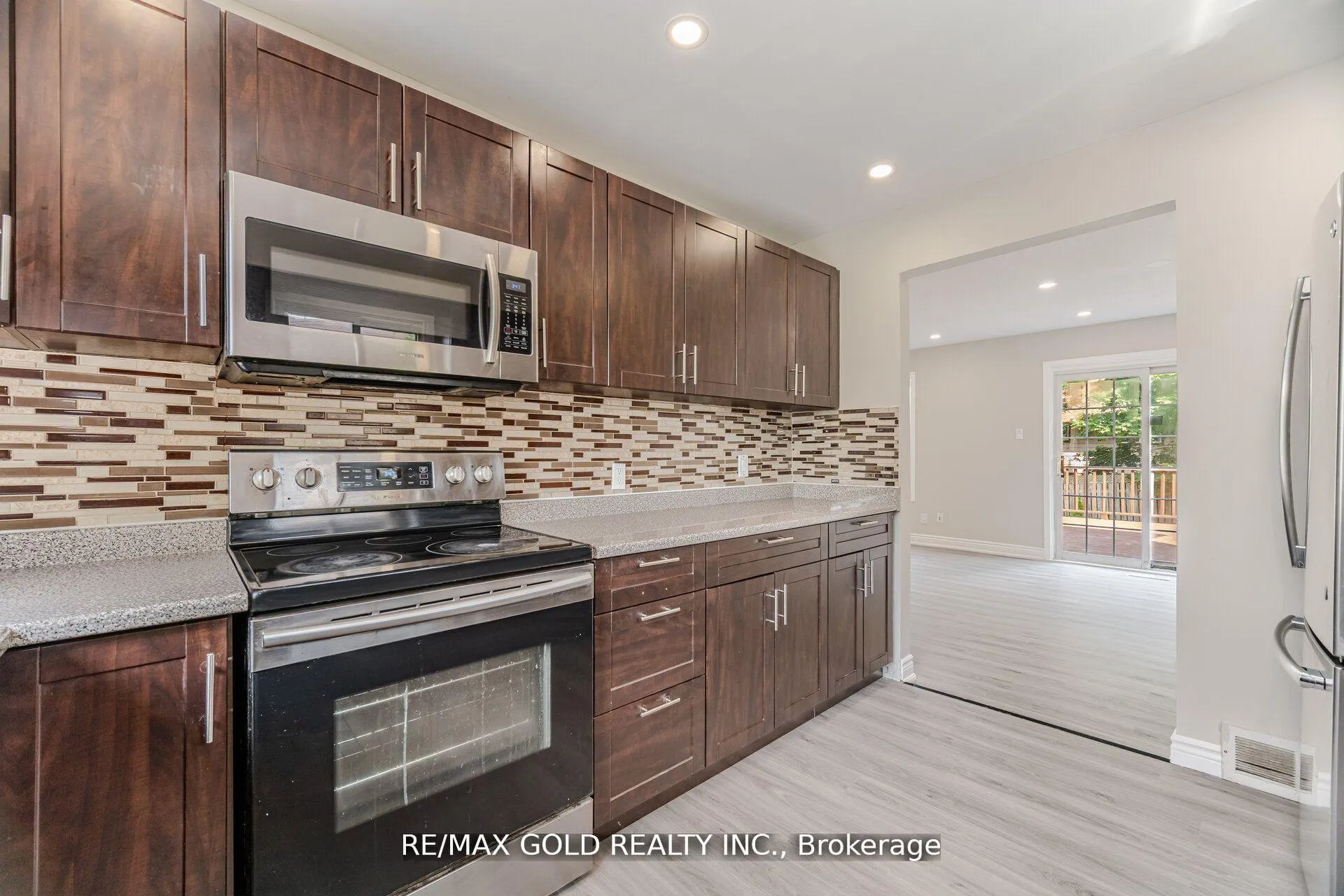 Photo 21 of 212 Cedarwoods Crescent, Kitchener — HOMEH