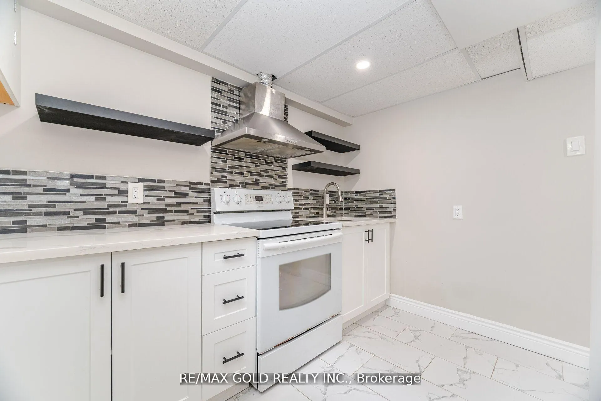 Photo 37 of 212 Cedarwoods Crescent, Kitchener — HOMEH