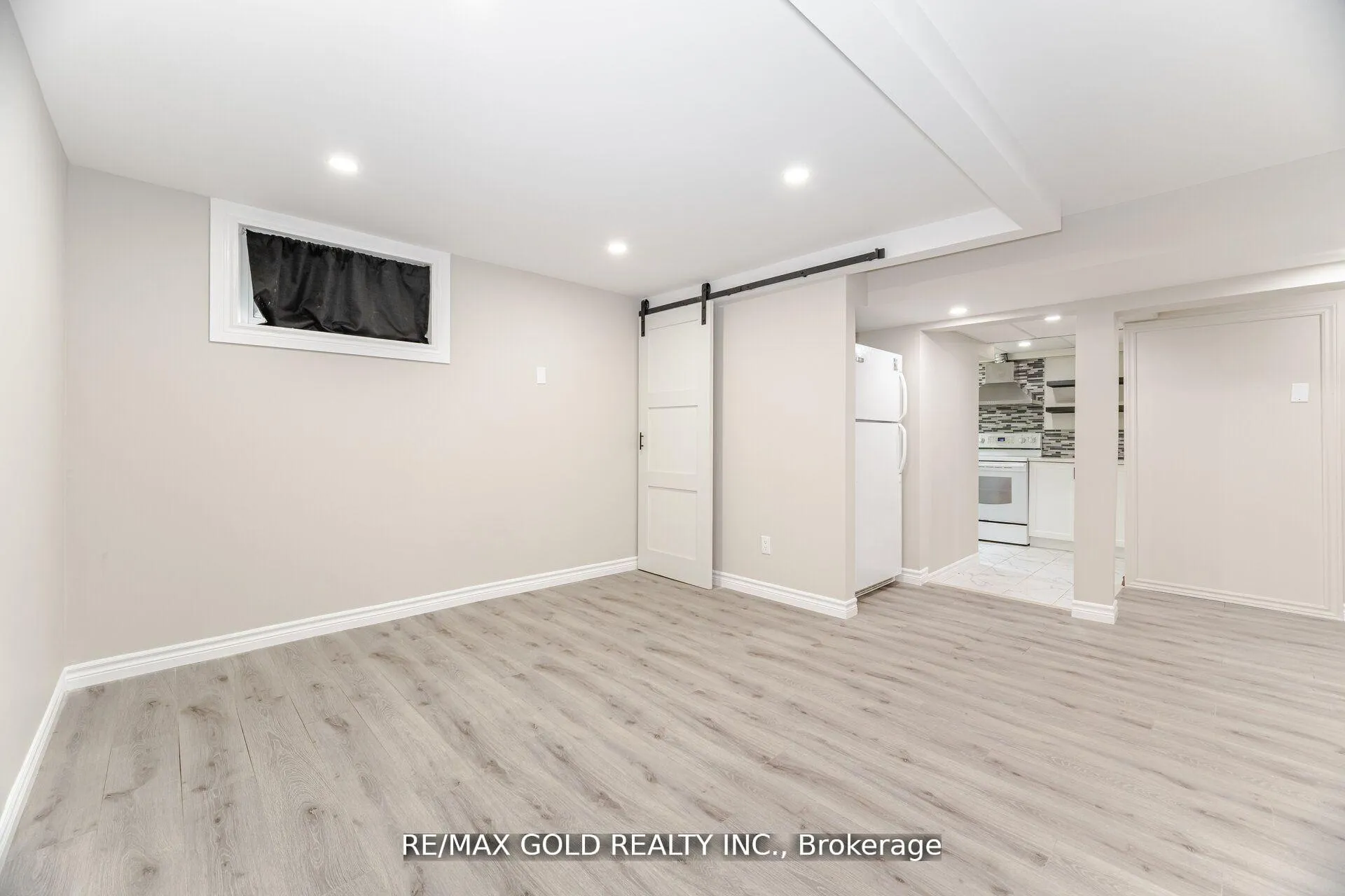 Photo 38 of 212 Cedarwoods Crescent, Kitchener — HOMEH