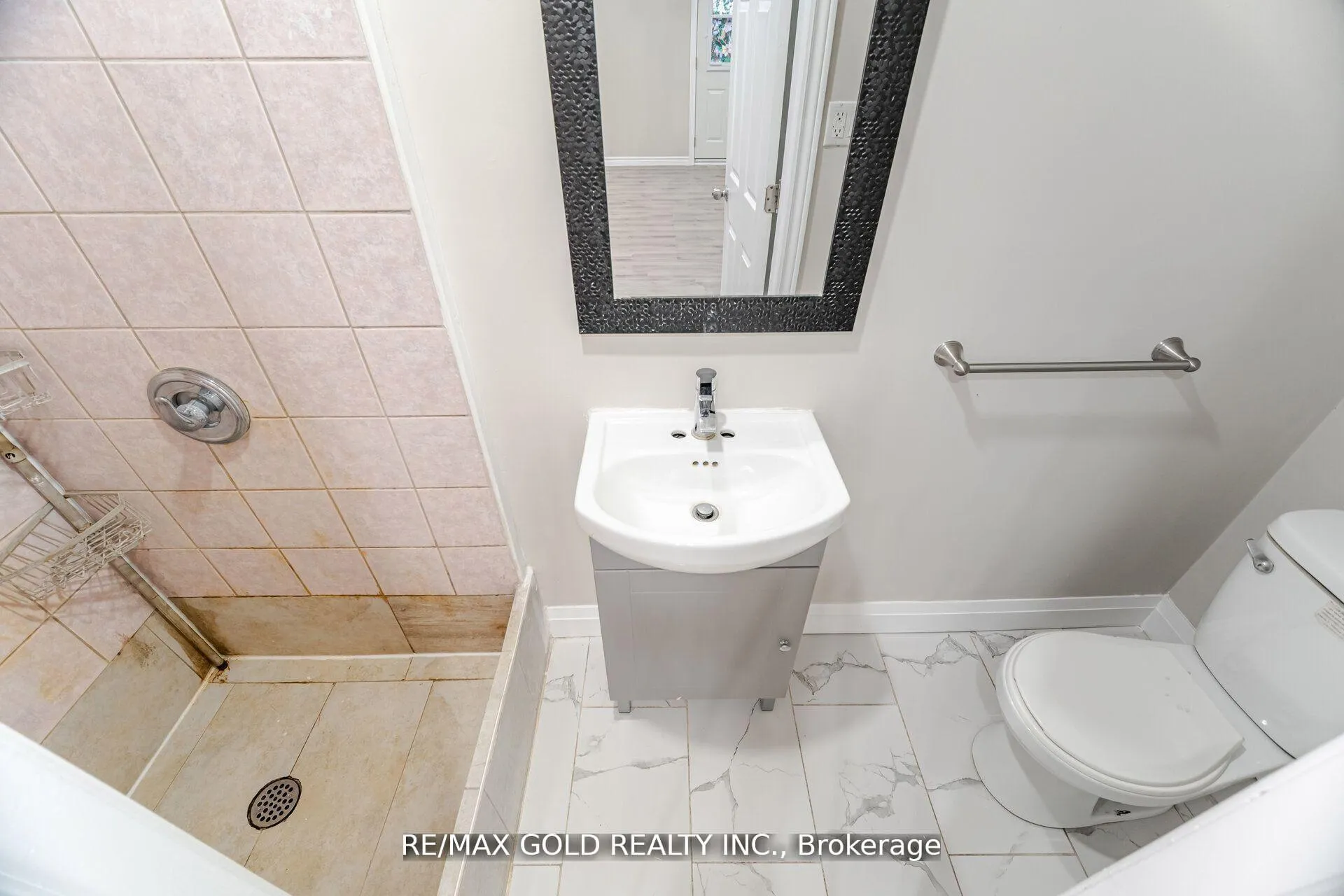 Photo 40 of 212 Cedarwoods Crescent, Kitchener — HOMEH