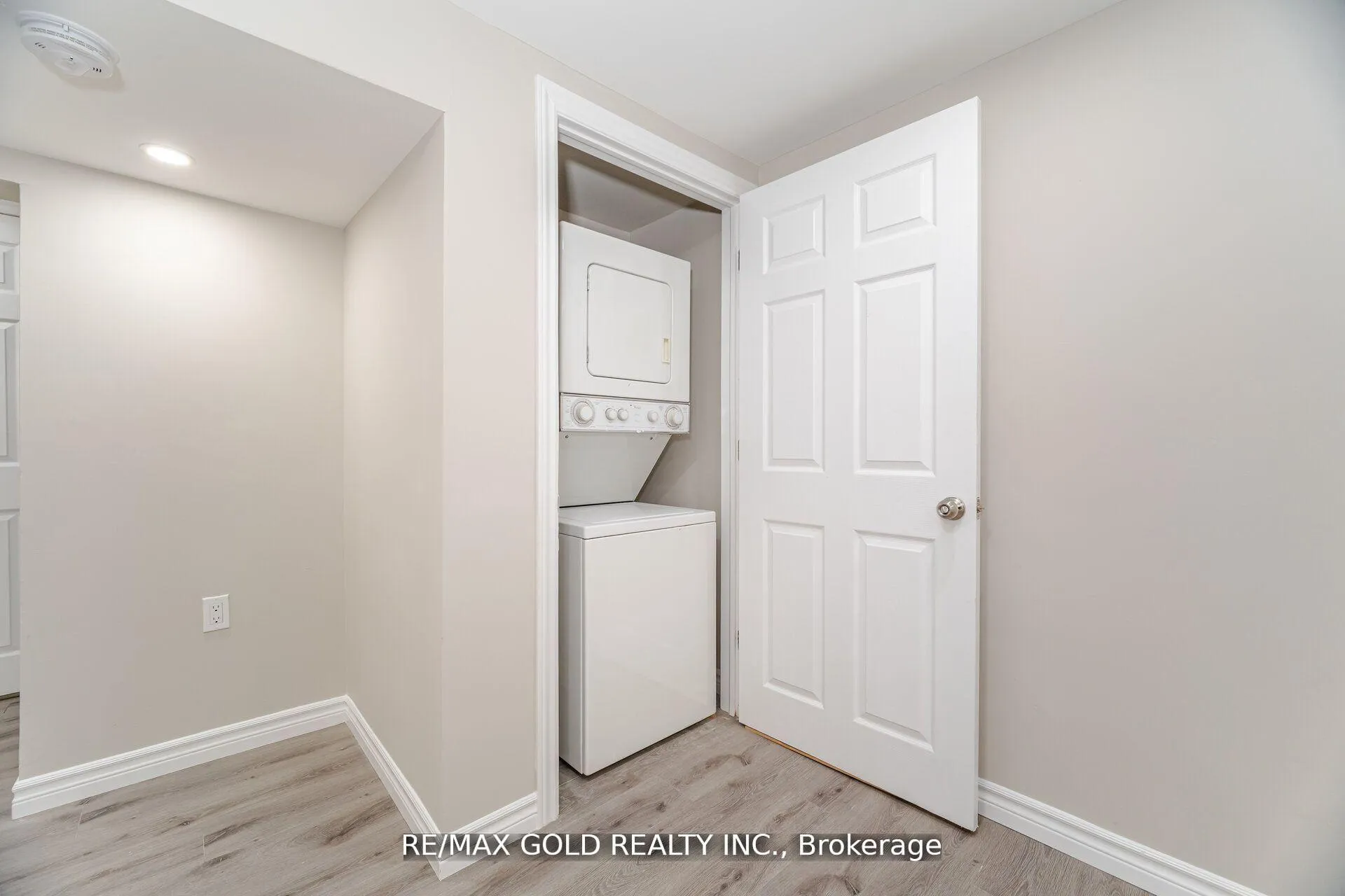 Photo 41 of 212 Cedarwoods Crescent, Kitchener — HOMEH