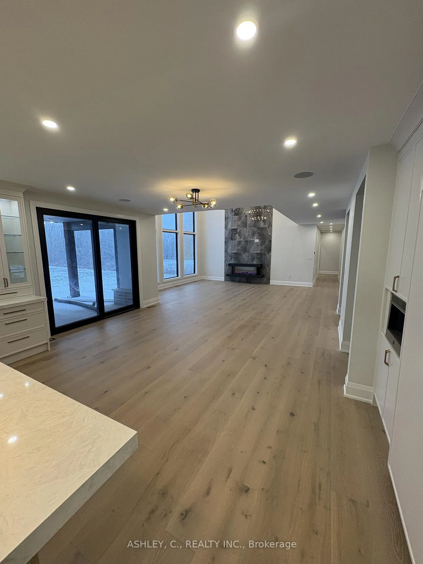 Photo 11 of 256 Mountain Road, Grimsby, Grimsby Escarpment — HOMEH