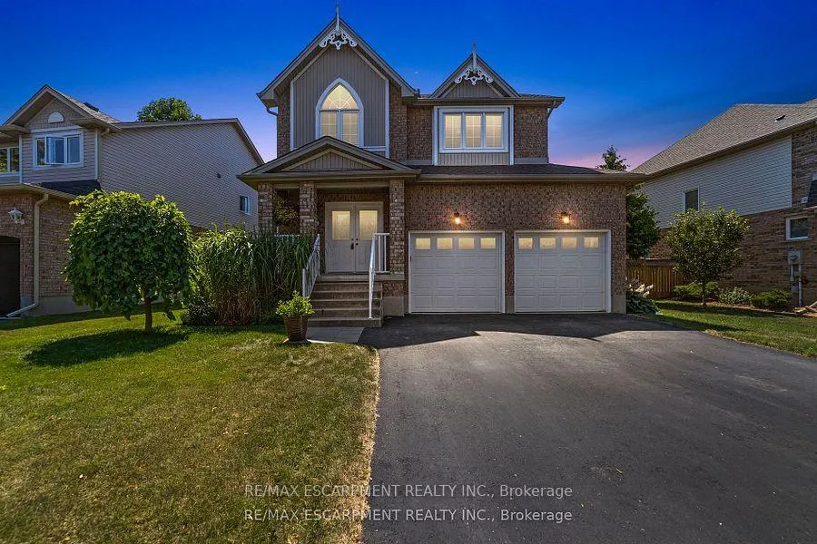 Photo 1 of 82 Griffith Drive, Grimsby, Grimsby East — HOMEH