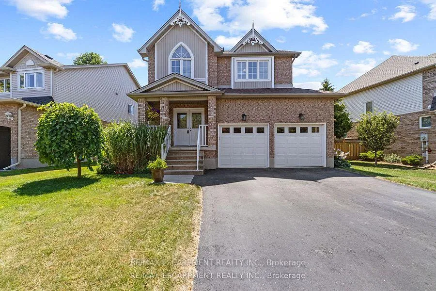 Photo 2 of 82 Griffith Drive, Grimsby, Grimsby East — HOMEH