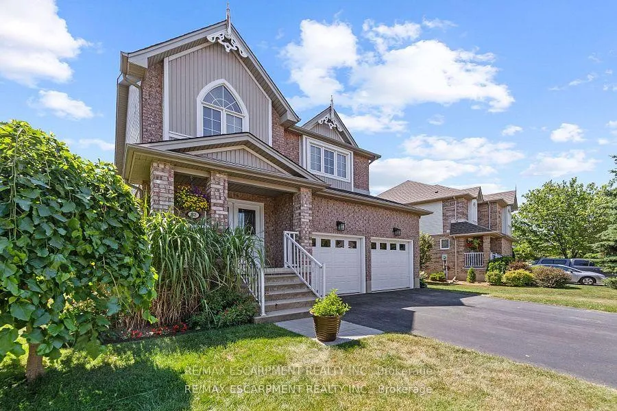 Photo 3 of 82 Griffith Drive, Grimsby, Grimsby East — HOMEH