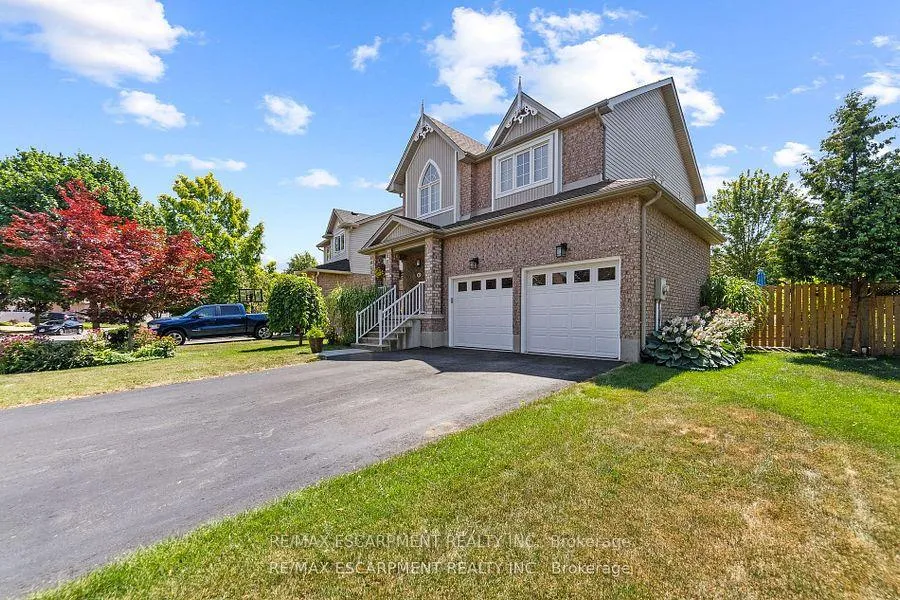 Photo 4 of 82 Griffith Drive, Grimsby, Grimsby East — HOMEH
