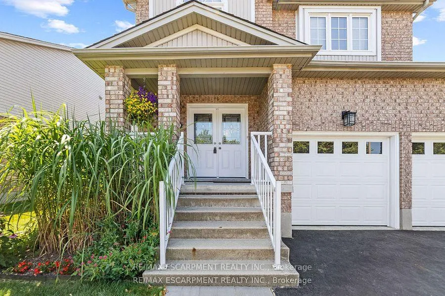 Photo 5 of 82 Griffith Drive, Grimsby, Grimsby East — HOMEH
