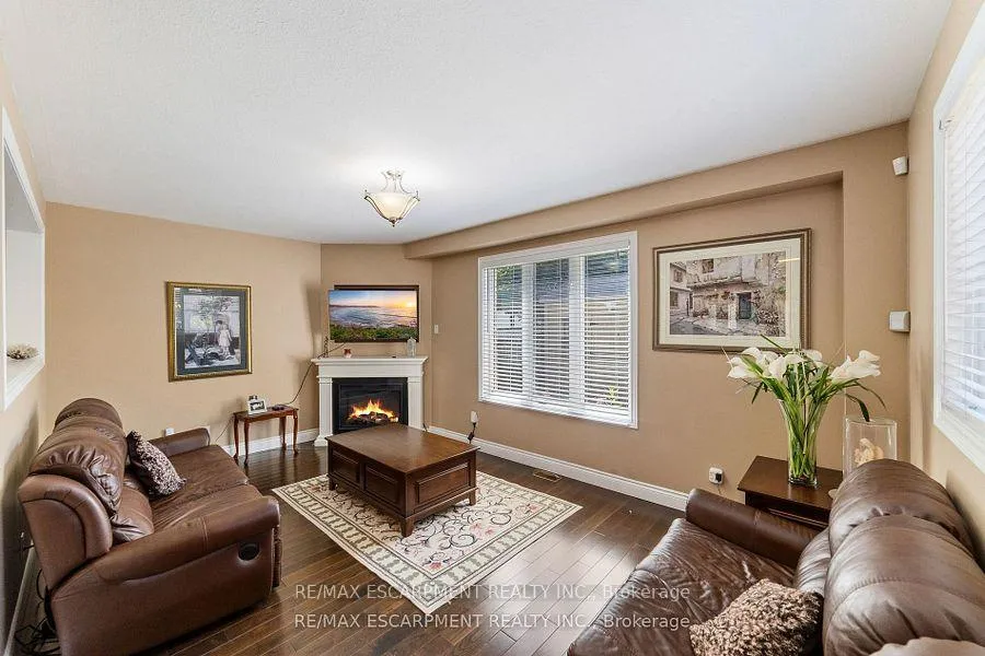 Photo 12 of 82 Griffith Drive, Grimsby, Grimsby East — HOMEH