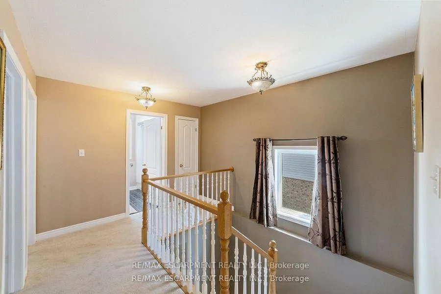 Photo 15 of 82 Griffith Drive, Grimsby, Grimsby East — HOMEH