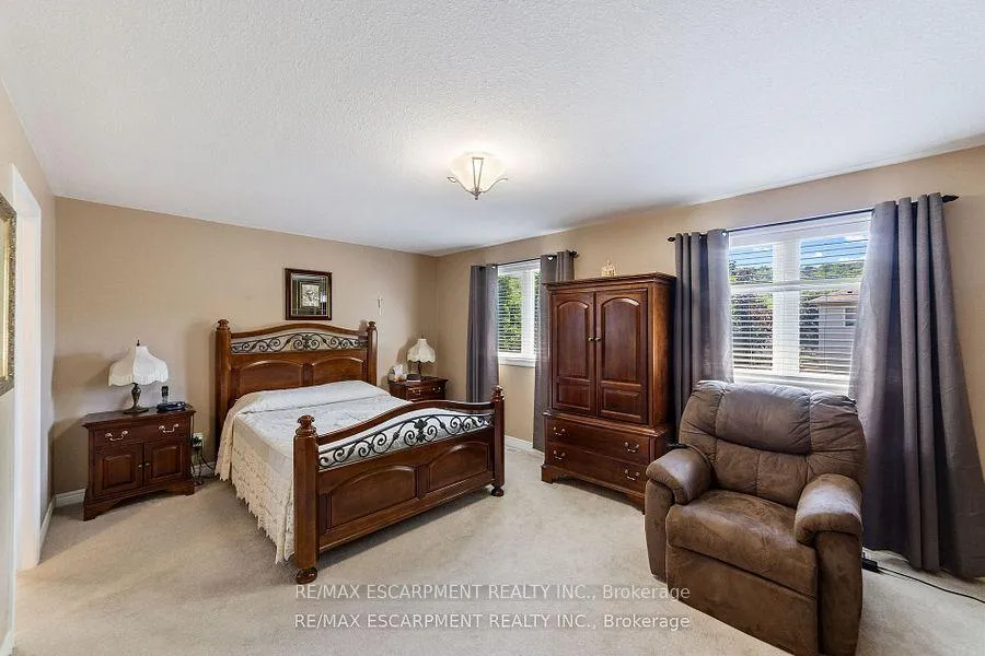 Photo 16 of 82 Griffith Drive, Grimsby, Grimsby East — HOMEH