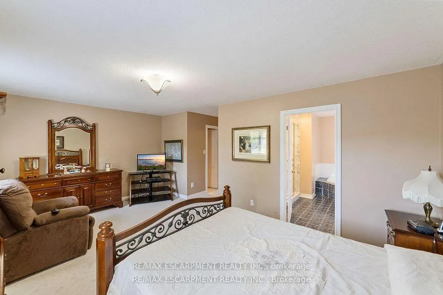 Photo 17 of 82 Griffith Drive, Grimsby, Grimsby East — HOMEH
