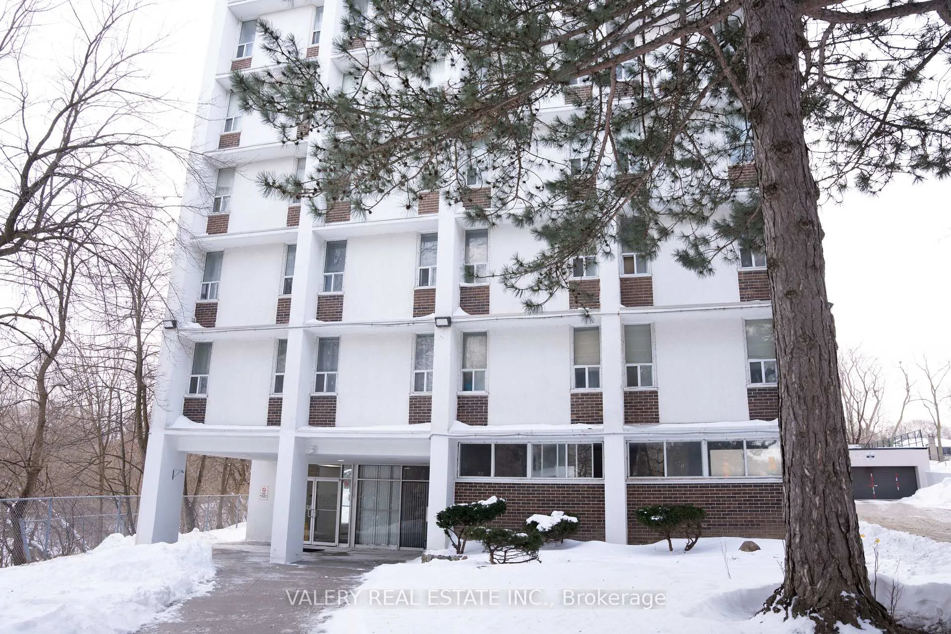 Front of Unit 605, 2245 Eglinton Avenue East