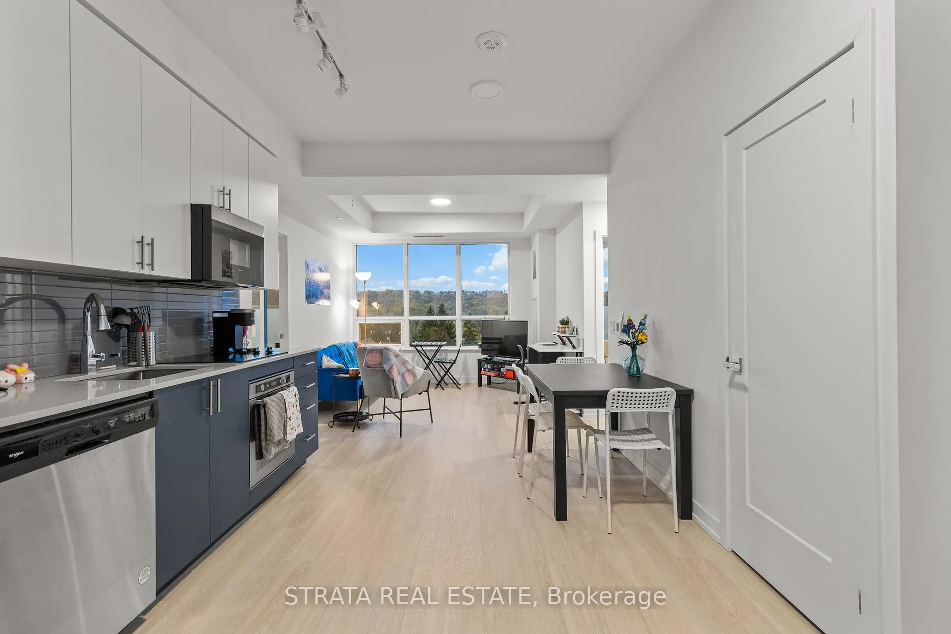 Photo 5 of Unit 601, 415 Main Street W, Hamilton, Kirkendall — HOMEH