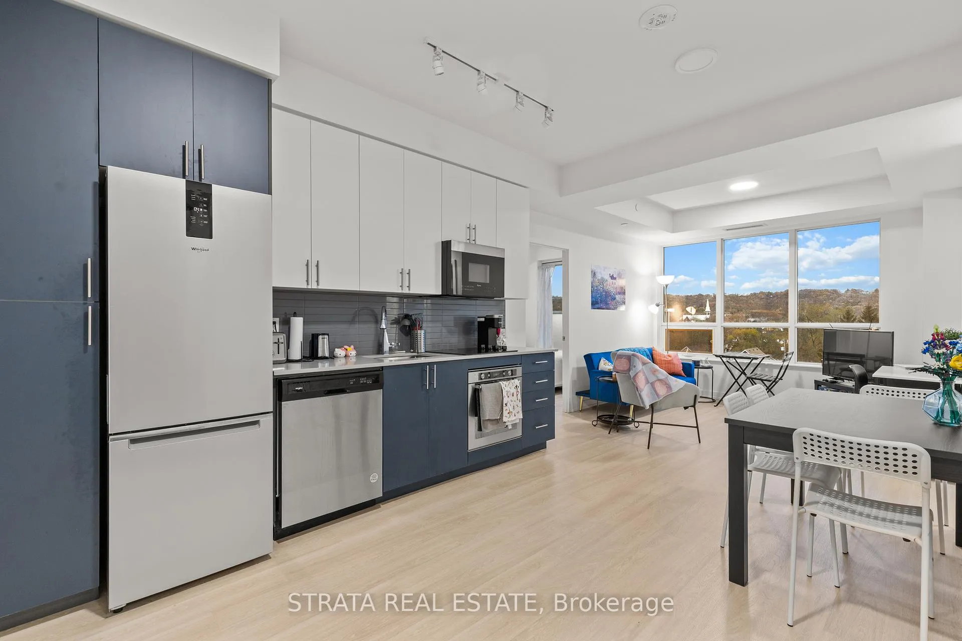 Photo 6 of Unit 601, 415 Main Street W, Hamilton, Kirkendall — HOMEH