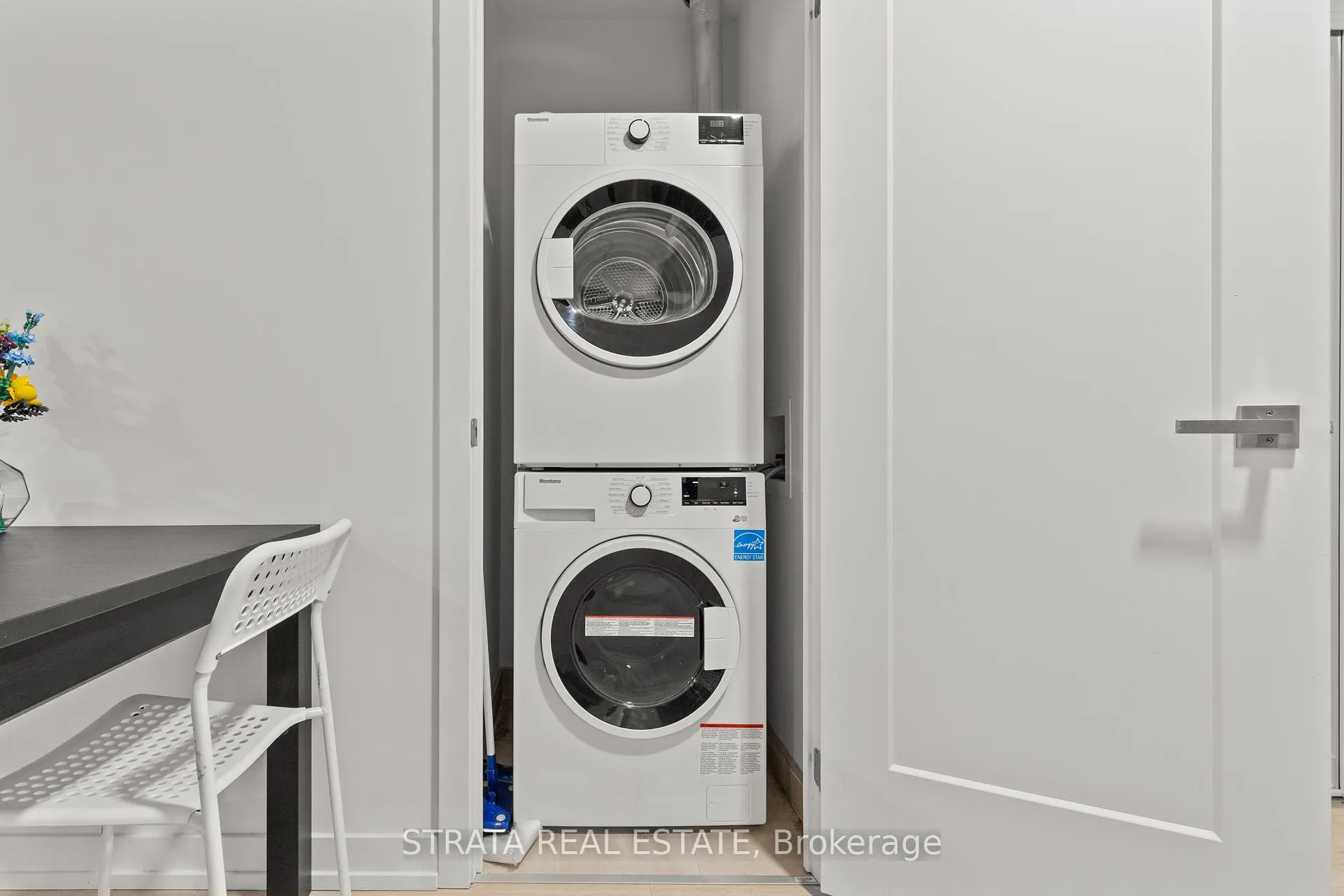 Photo 8 of Unit 601, 415 Main Street W, Hamilton, Kirkendall — HOMEH