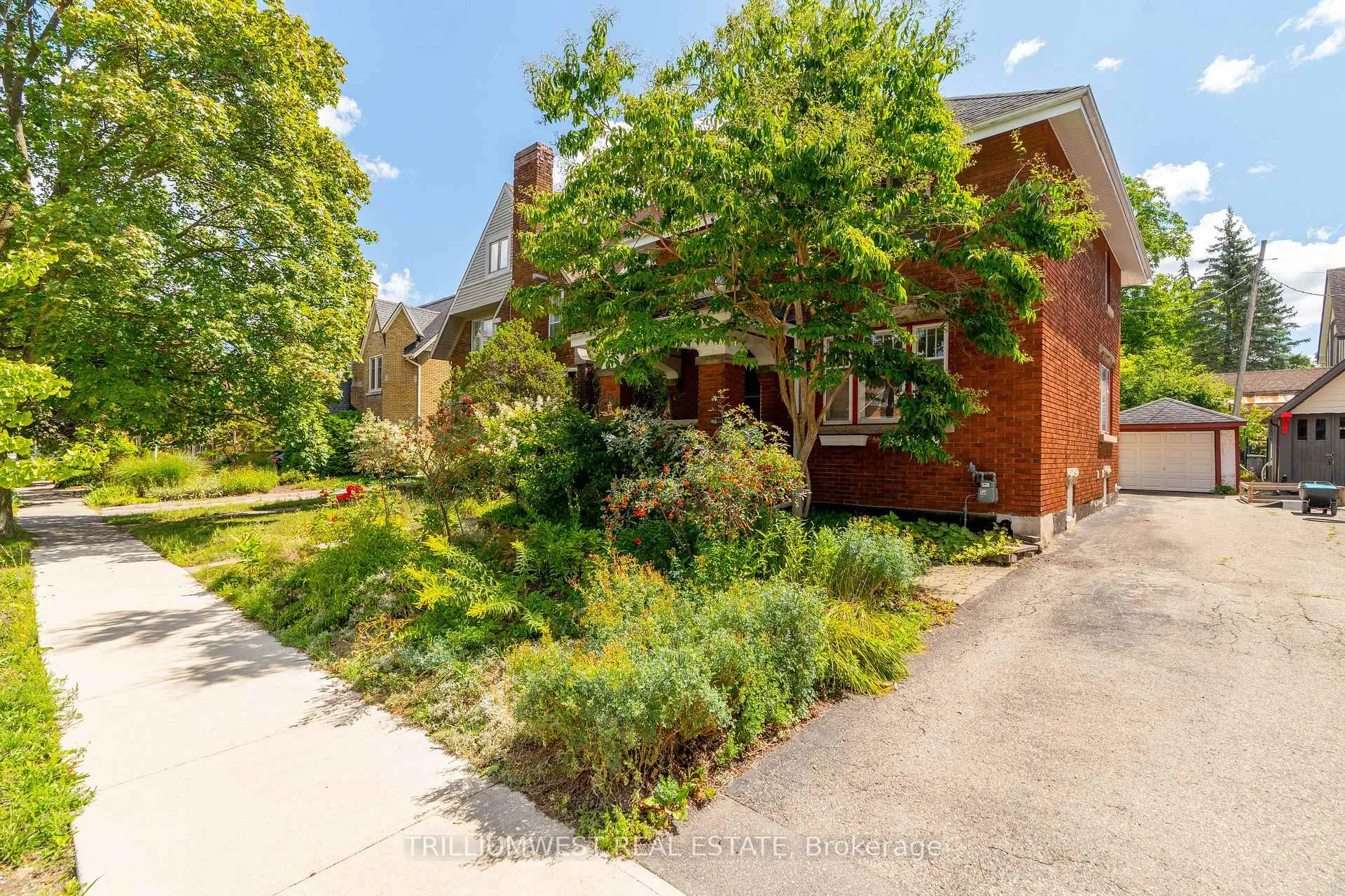 Photo 3 of 151 Union Boulevard, Kitchener — HOMEH