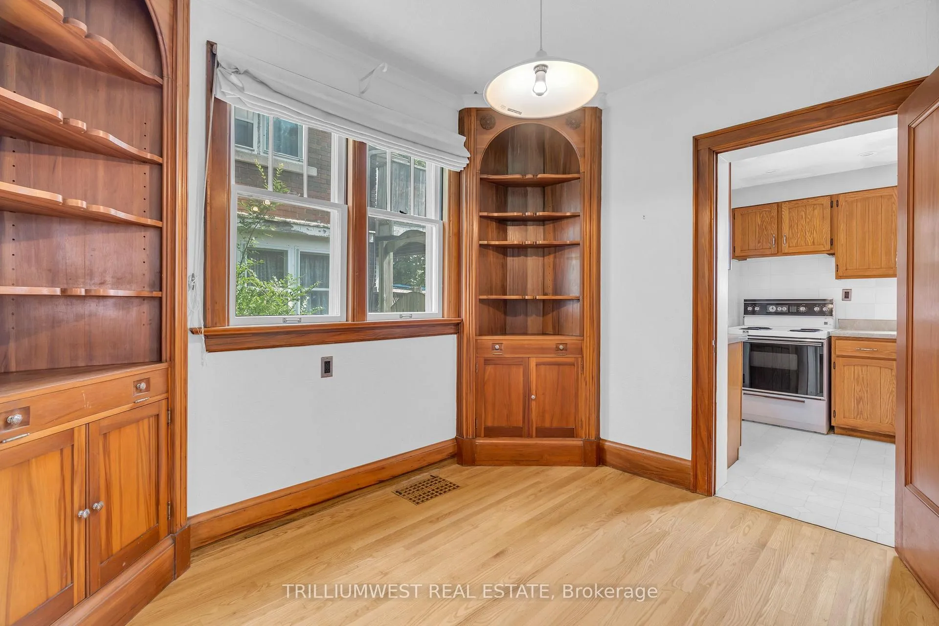 Photo 12 of 151 Union Boulevard, Kitchener — HOMEH