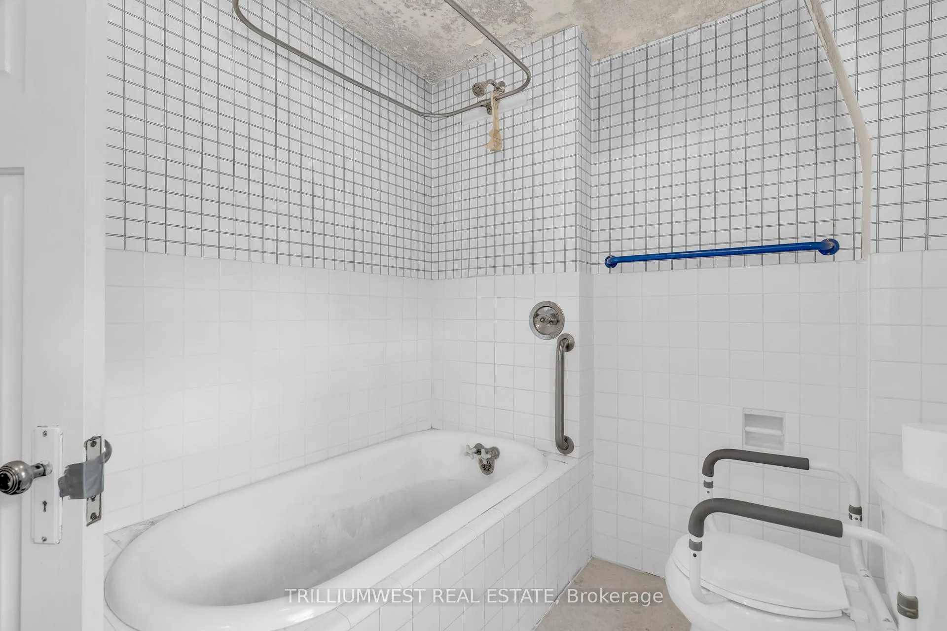 Photo 23 of 151 Union Boulevard, Kitchener — HOMEH
