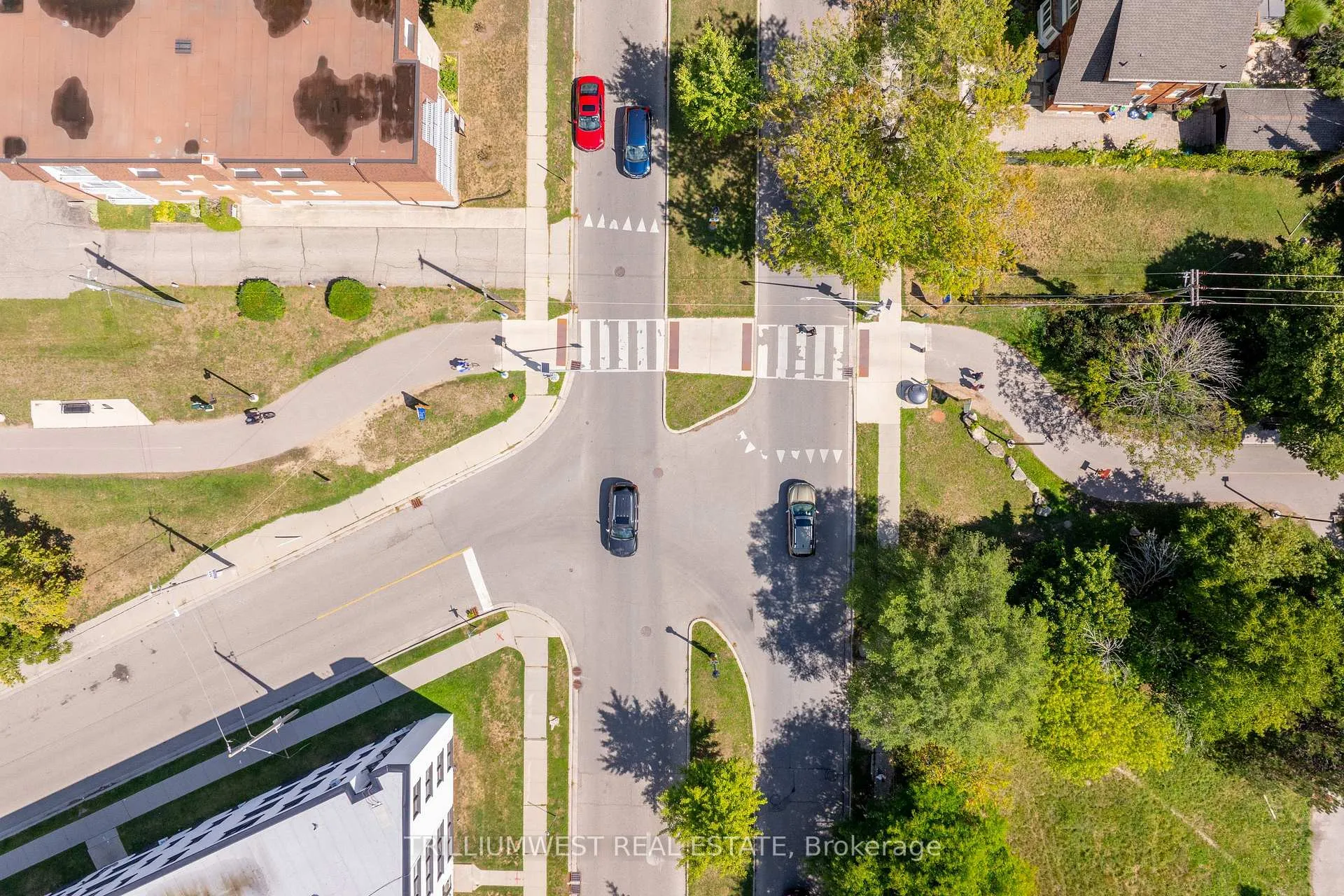 Photo 41 of 151 Union Boulevard, Kitchener — HOMEH