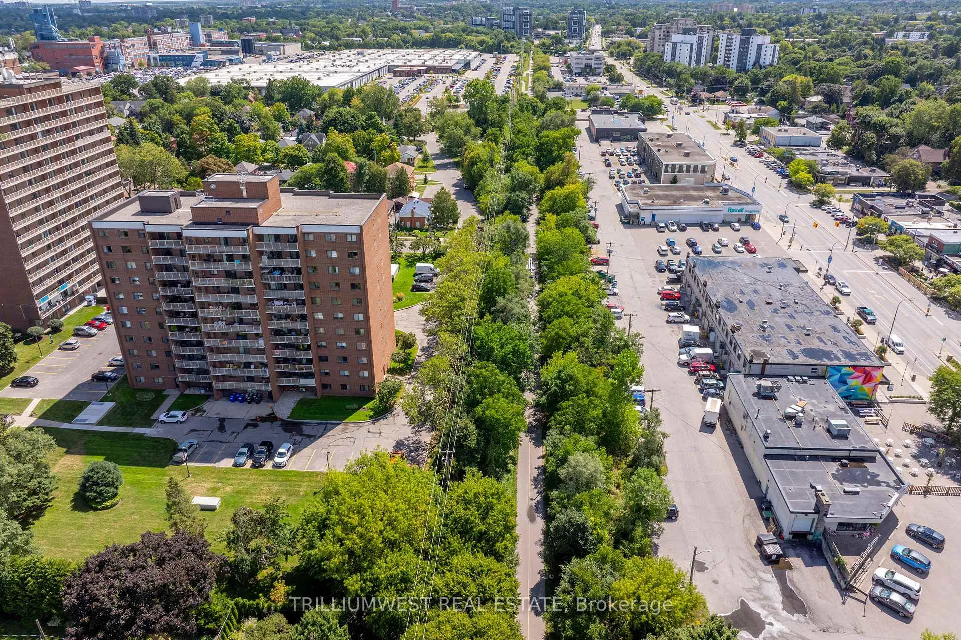 Photo 42 of 151 Union Boulevard, Kitchener — HOMEH