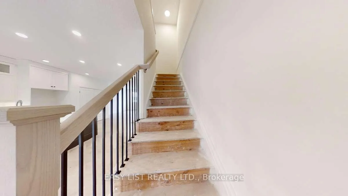 Photo 13 of 6 Kay Crescent, Guelph, Pineridge/Westminster Woods — HOMEH