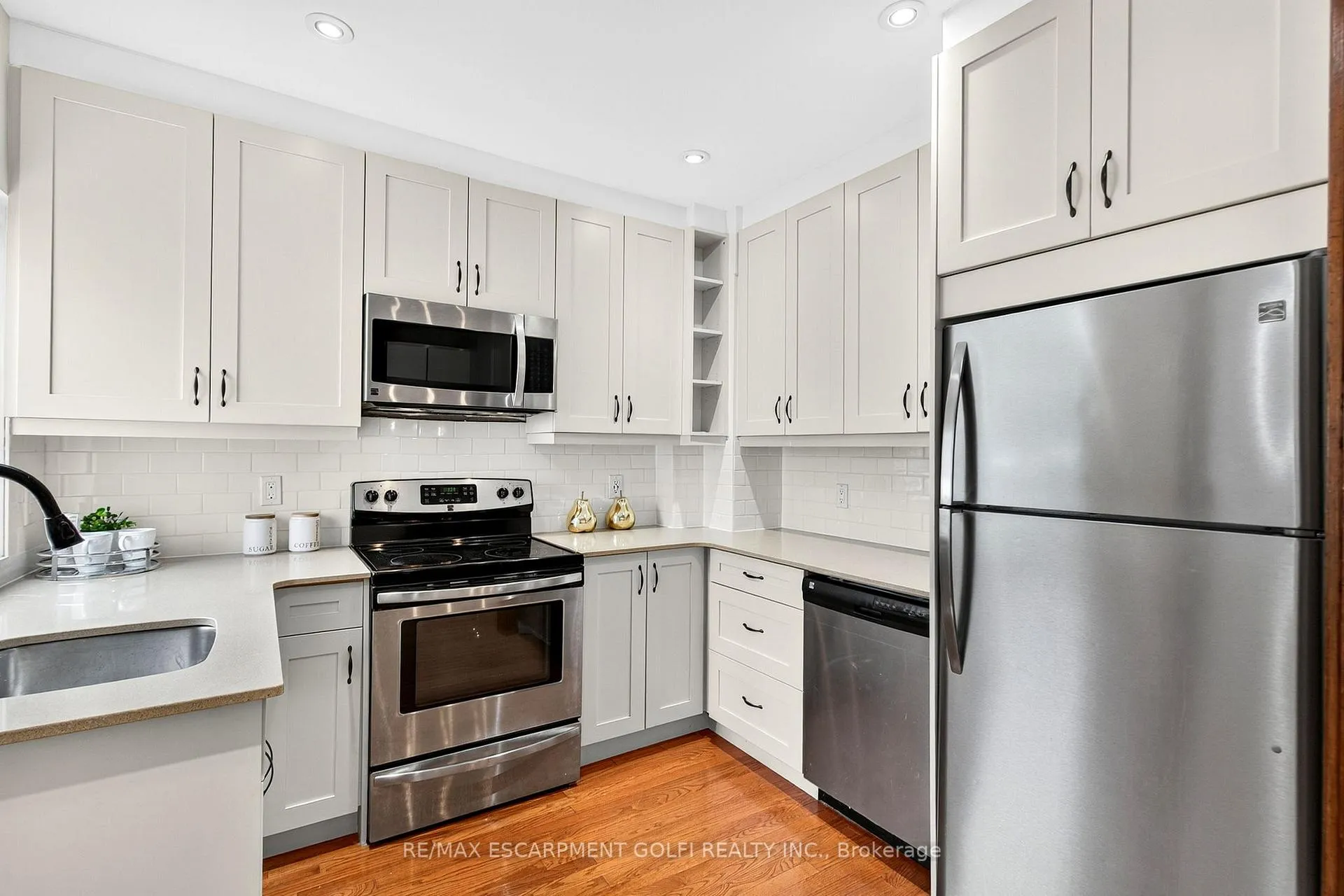 Photo 8 of 31 East 33RD Street, Hamilton, Raleigh — HOMEH