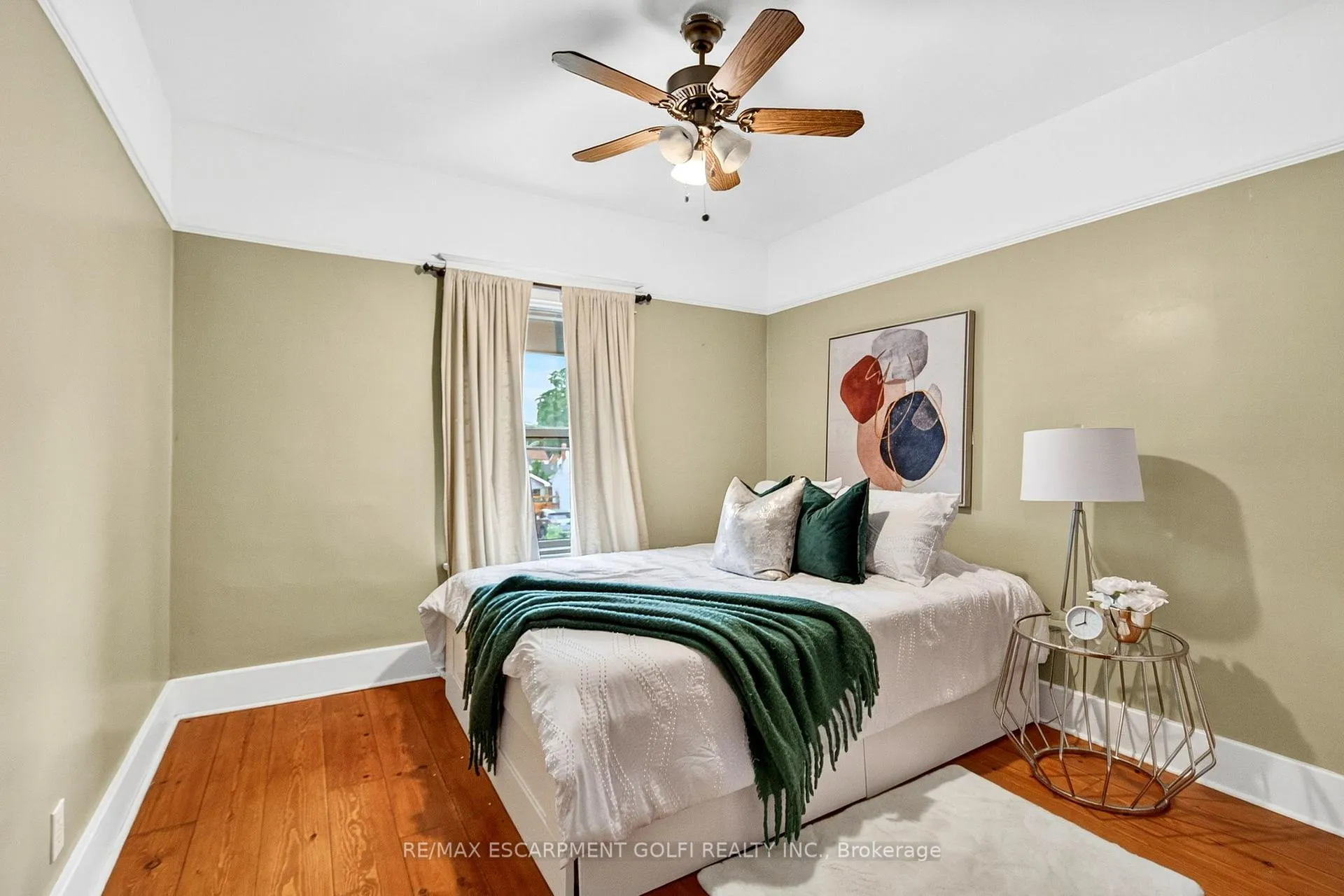 Photo 11 of 31 East 33RD Street, Hamilton, Raleigh — HOMEH