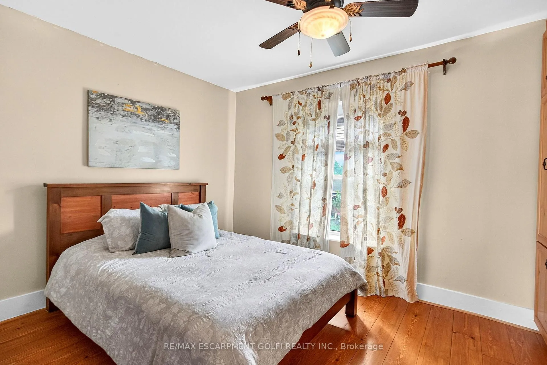 Photo 13 of 31 East 33RD Street, Hamilton, Raleigh — HOMEH