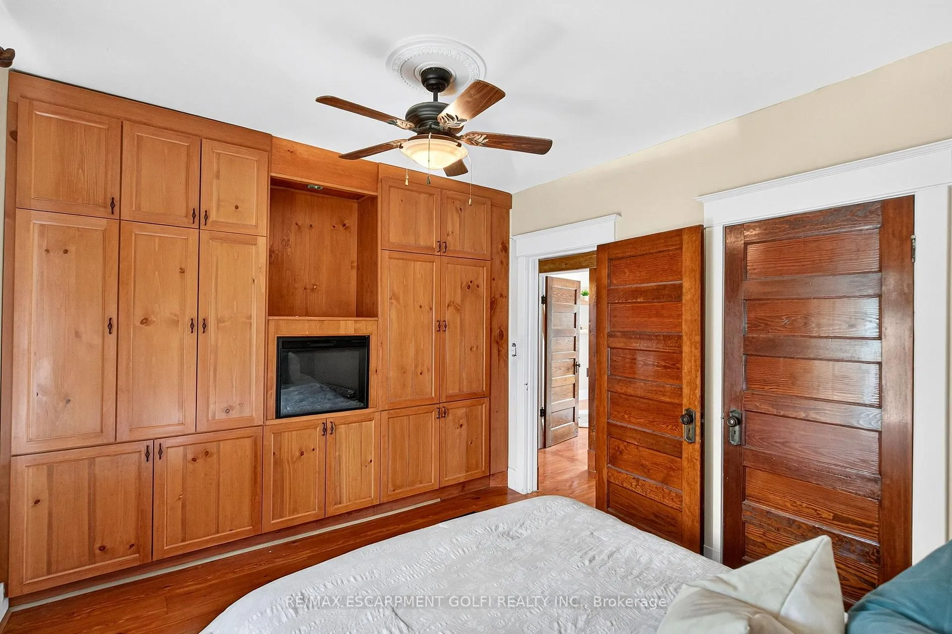 Photo 14 of 31 East 33RD Street, Hamilton, Raleigh — HOMEH
