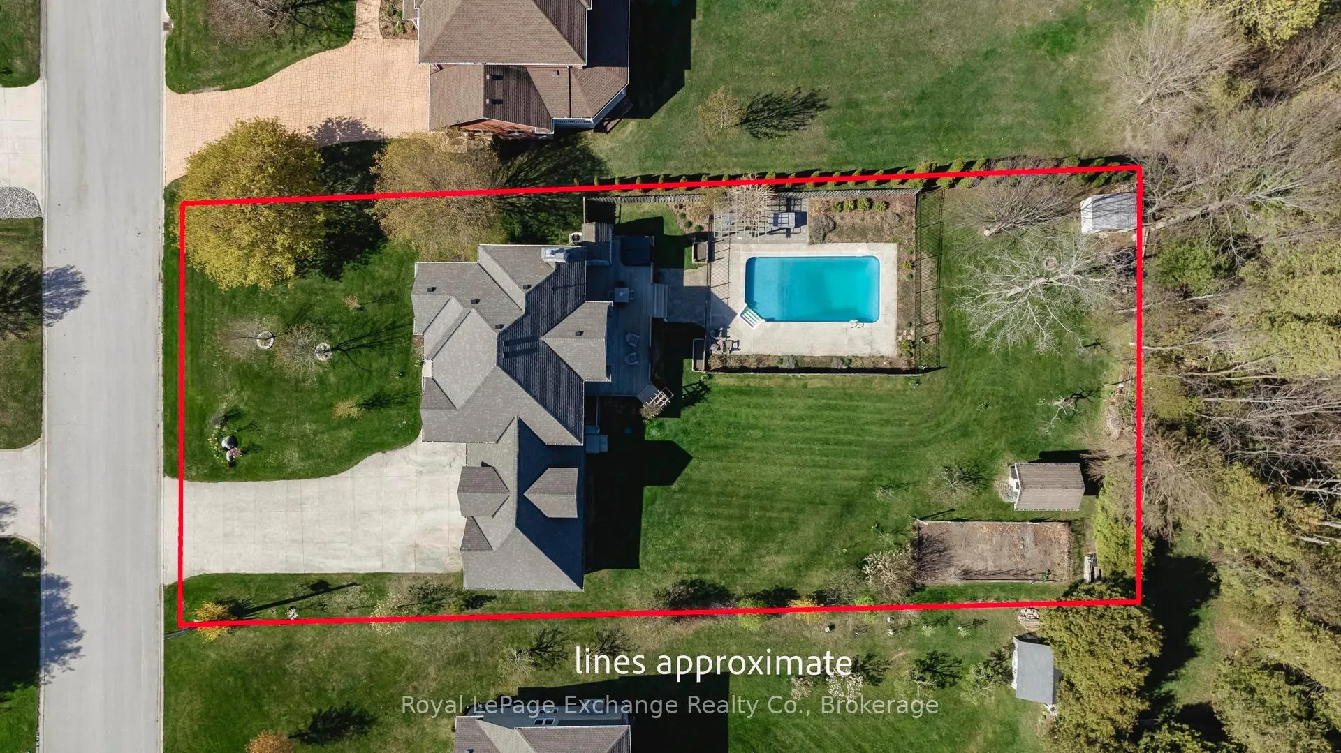 Photo 3 of 902 Park Place, Huron-Kinloss — HOMEH
