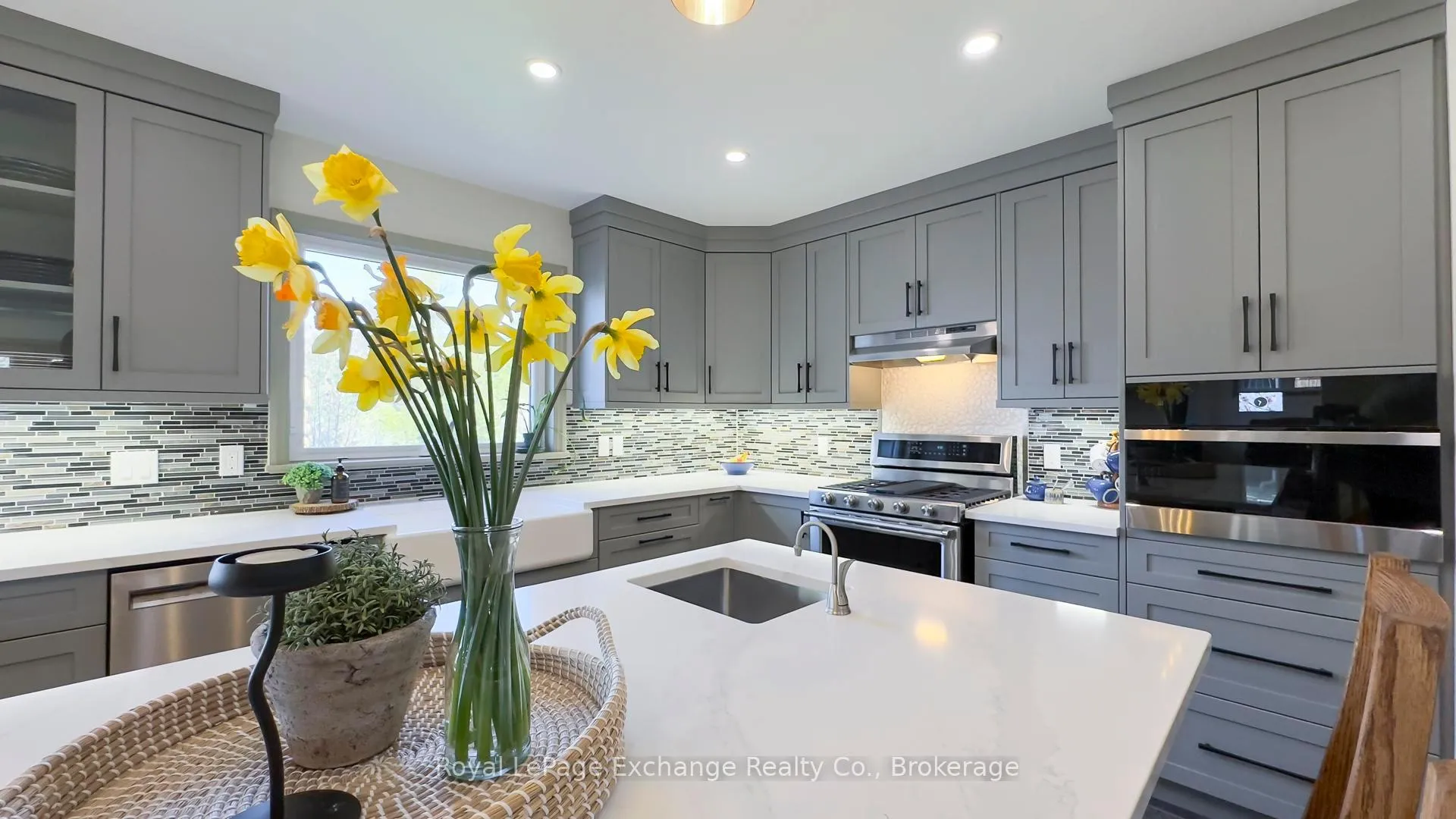 Photo 11 of 902 Park Place, Huron-Kinloss — HOMEH