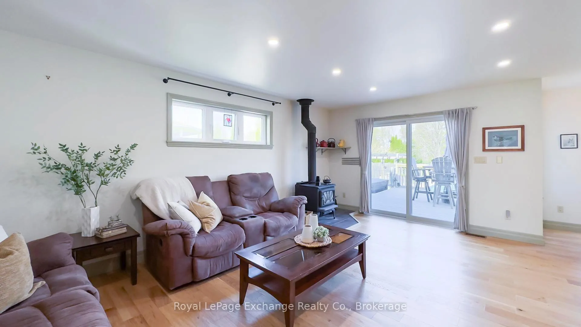 Photo 15 of 902 Park Place, Huron-Kinloss — HOMEH