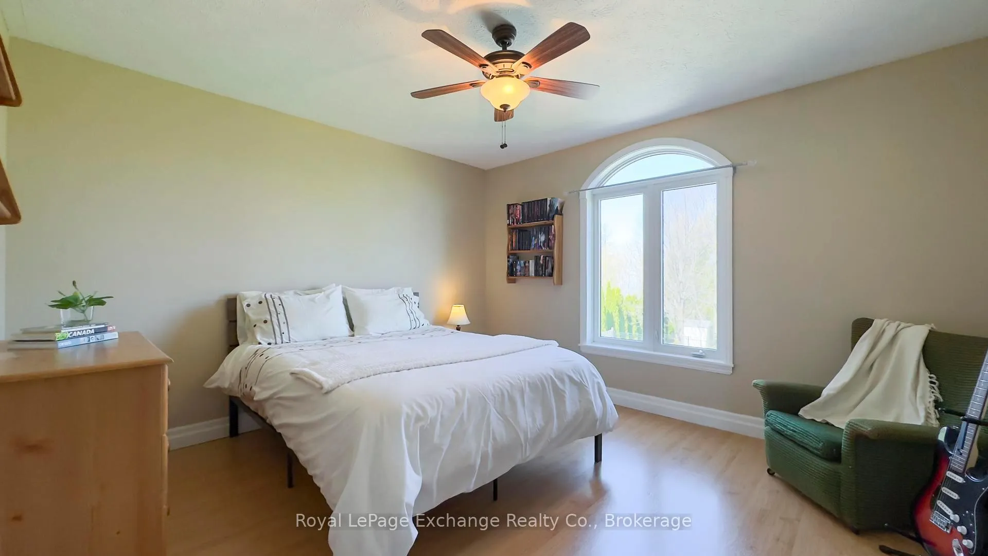 Photo 22 of 902 Park Place, Huron-Kinloss — HOMEH