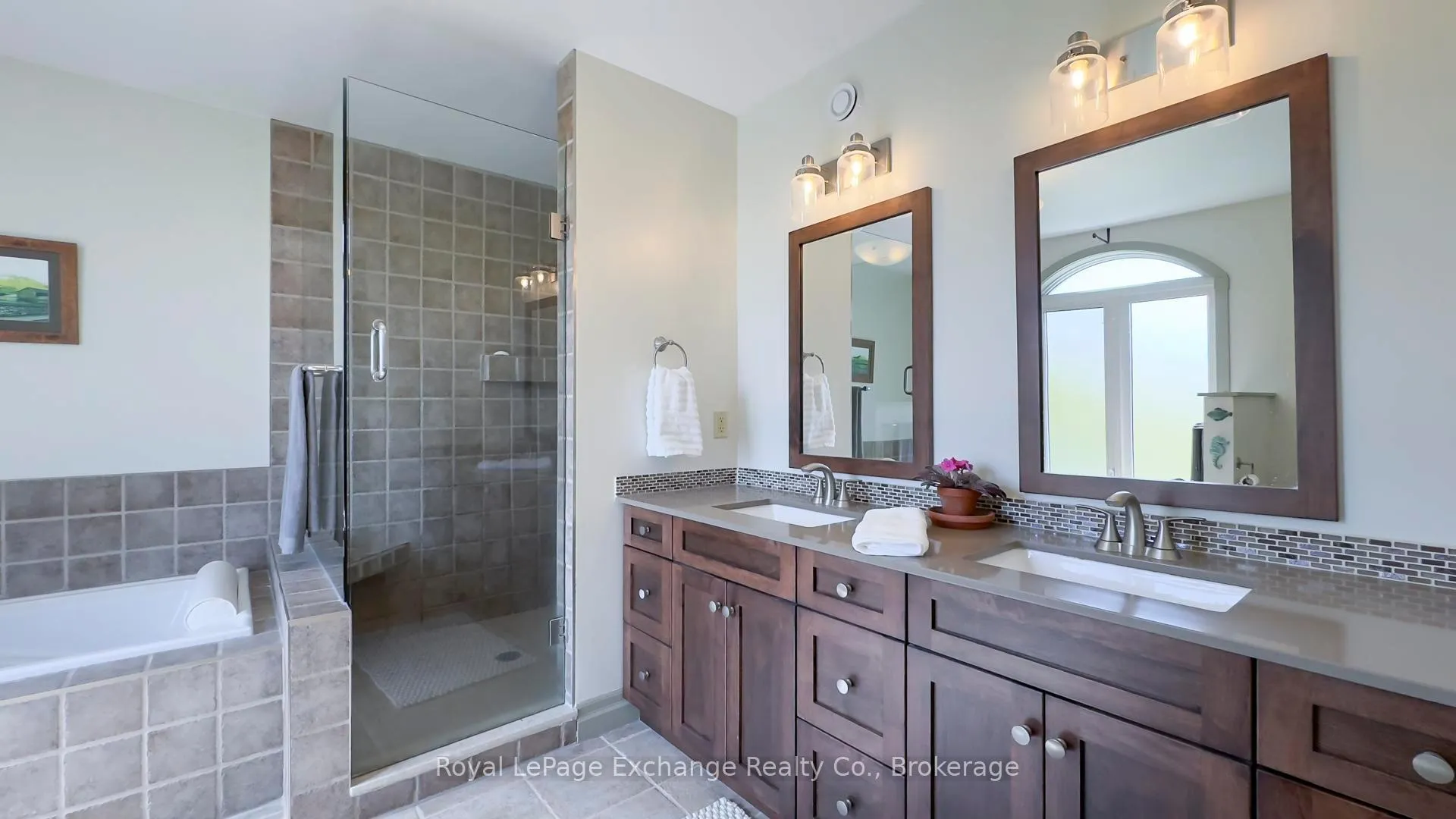 Photo 29 of 902 Park Place, Huron-Kinloss — HOMEH
