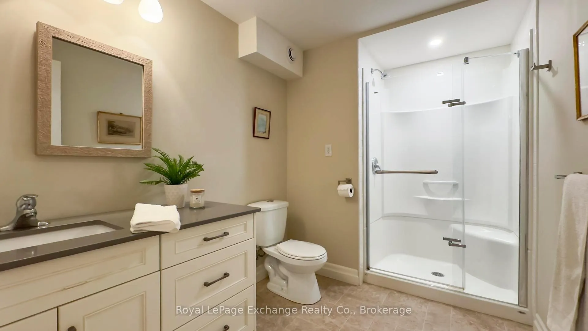 Photo 37 of 902 Park Place, Huron-Kinloss — HOMEH