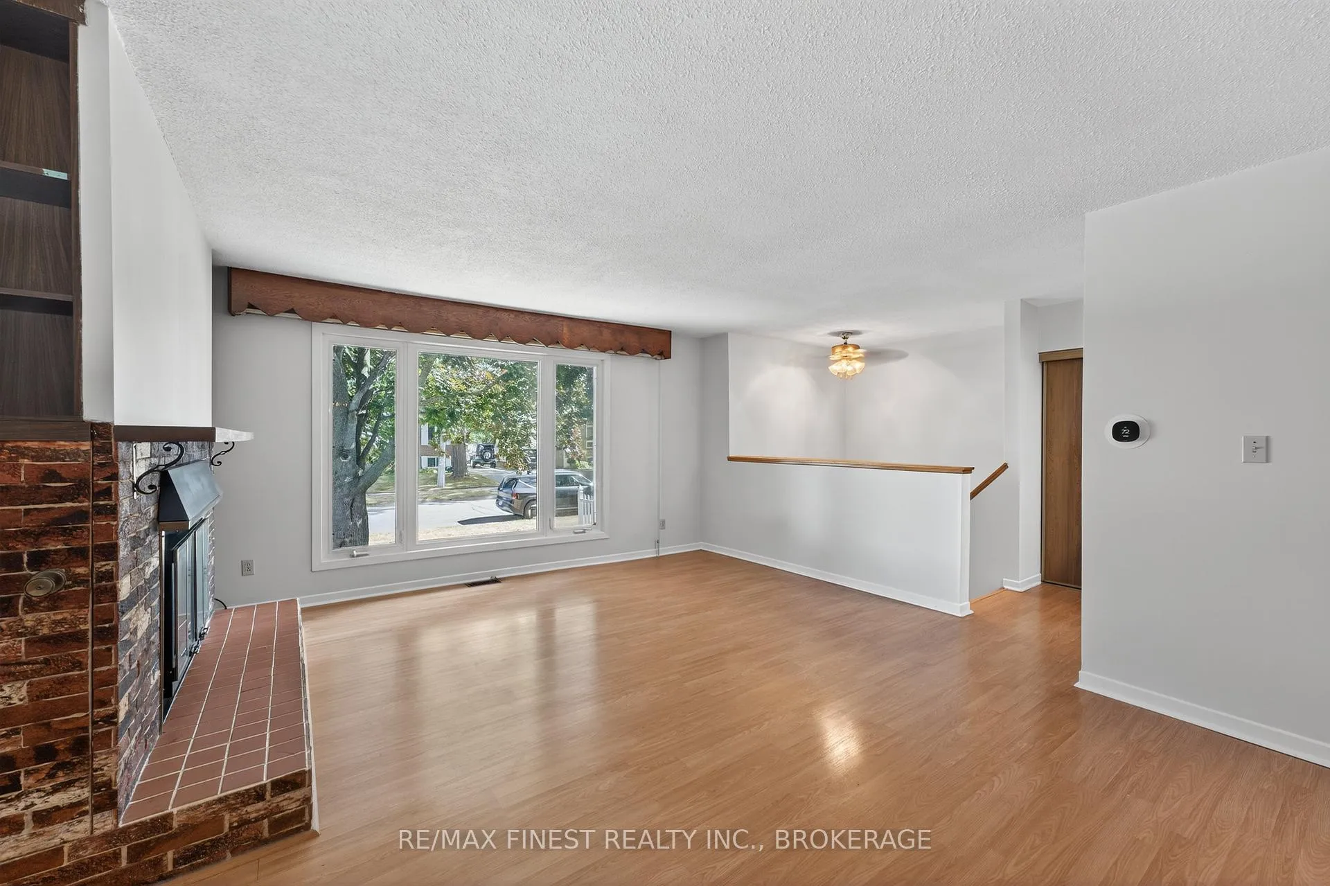 Photo 7 of 812 Cunningham Crescent, Brockville — HOMEH