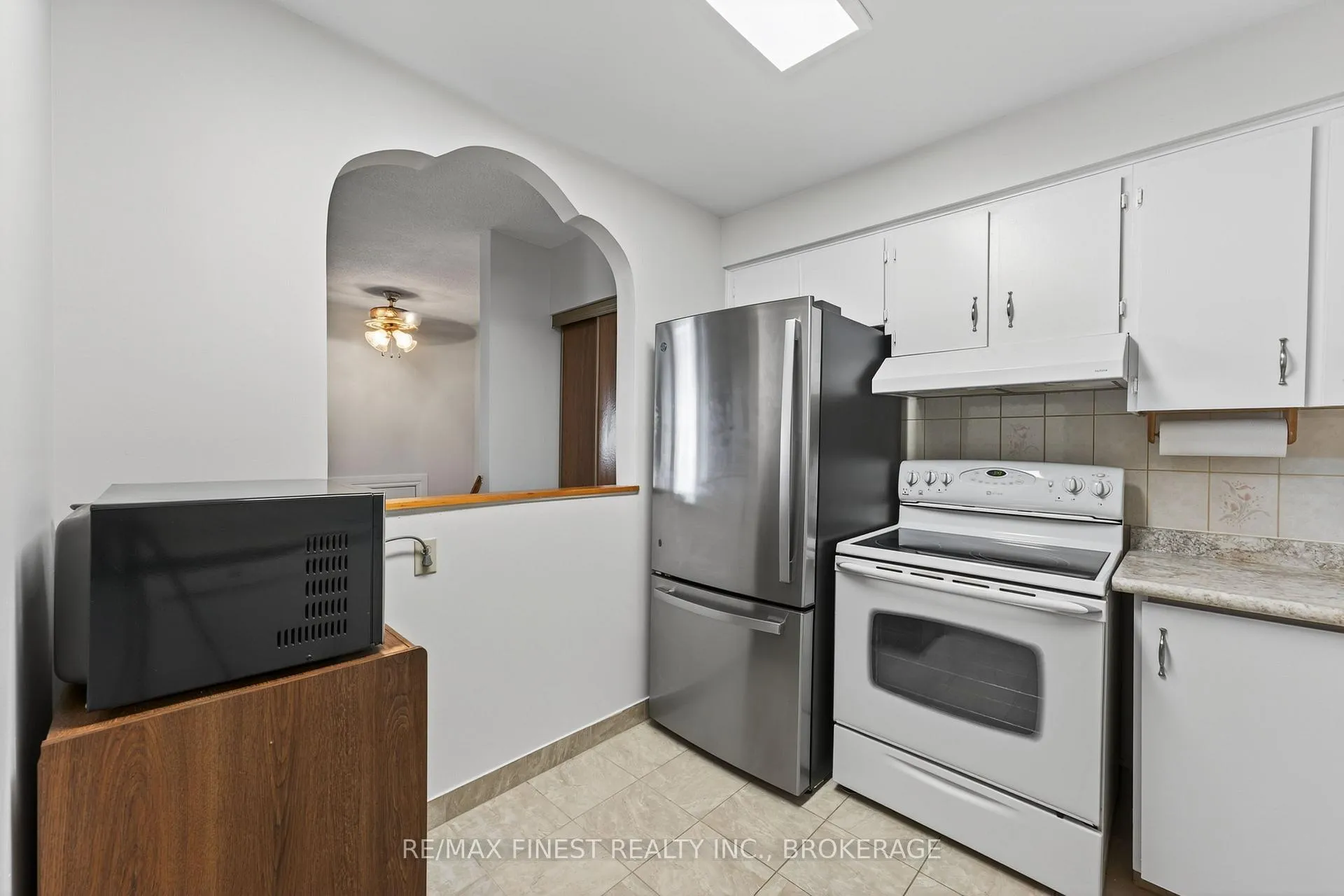 Photo 12 of 812 Cunningham Crescent, Brockville — HOMEH