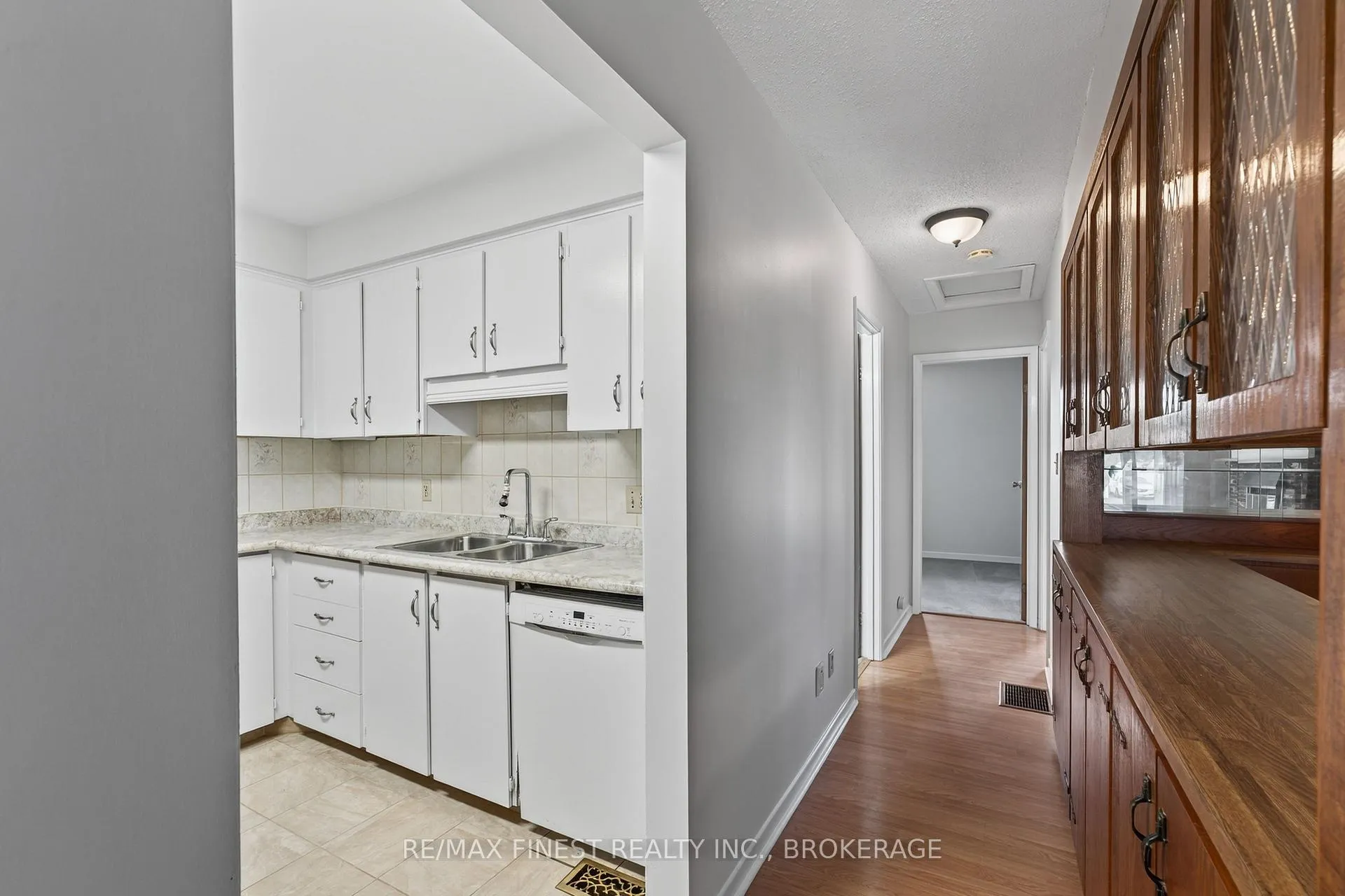 Photo 13 of 812 Cunningham Crescent, Brockville — HOMEH