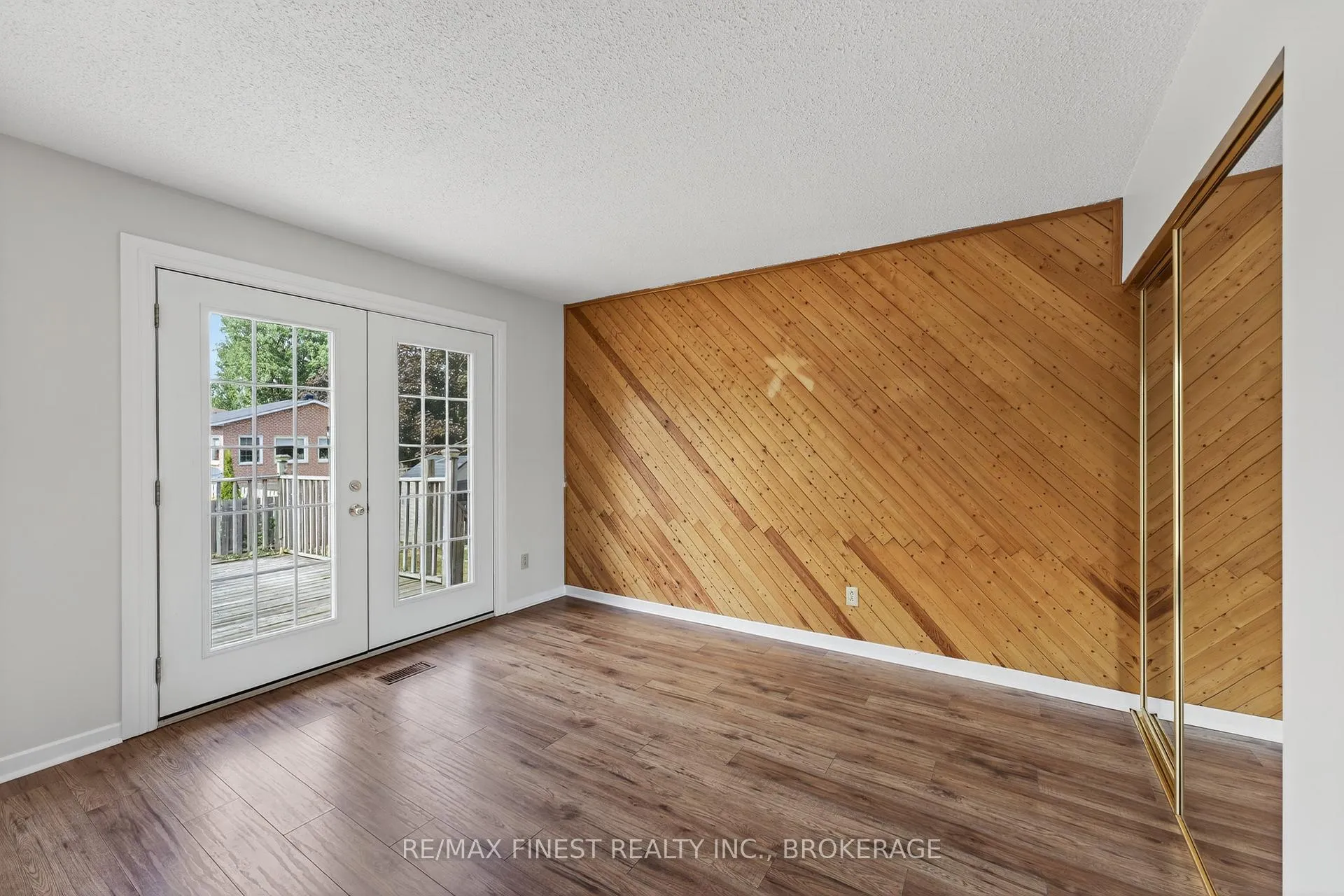 Photo 15 of 812 Cunningham Crescent, Brockville — HOMEH