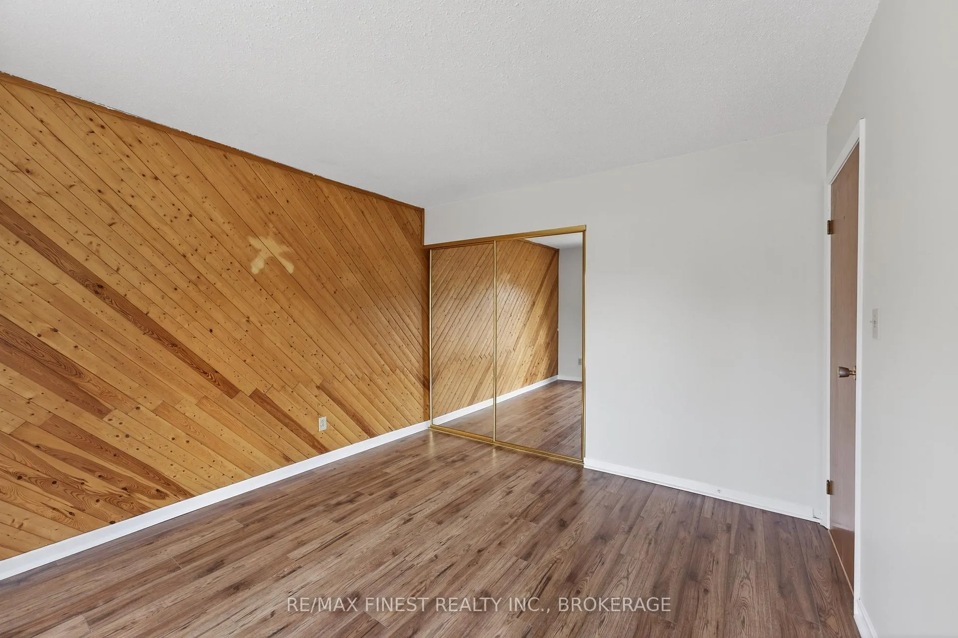 Photo 16 of 812 Cunningham Crescent, Brockville — HOMEH