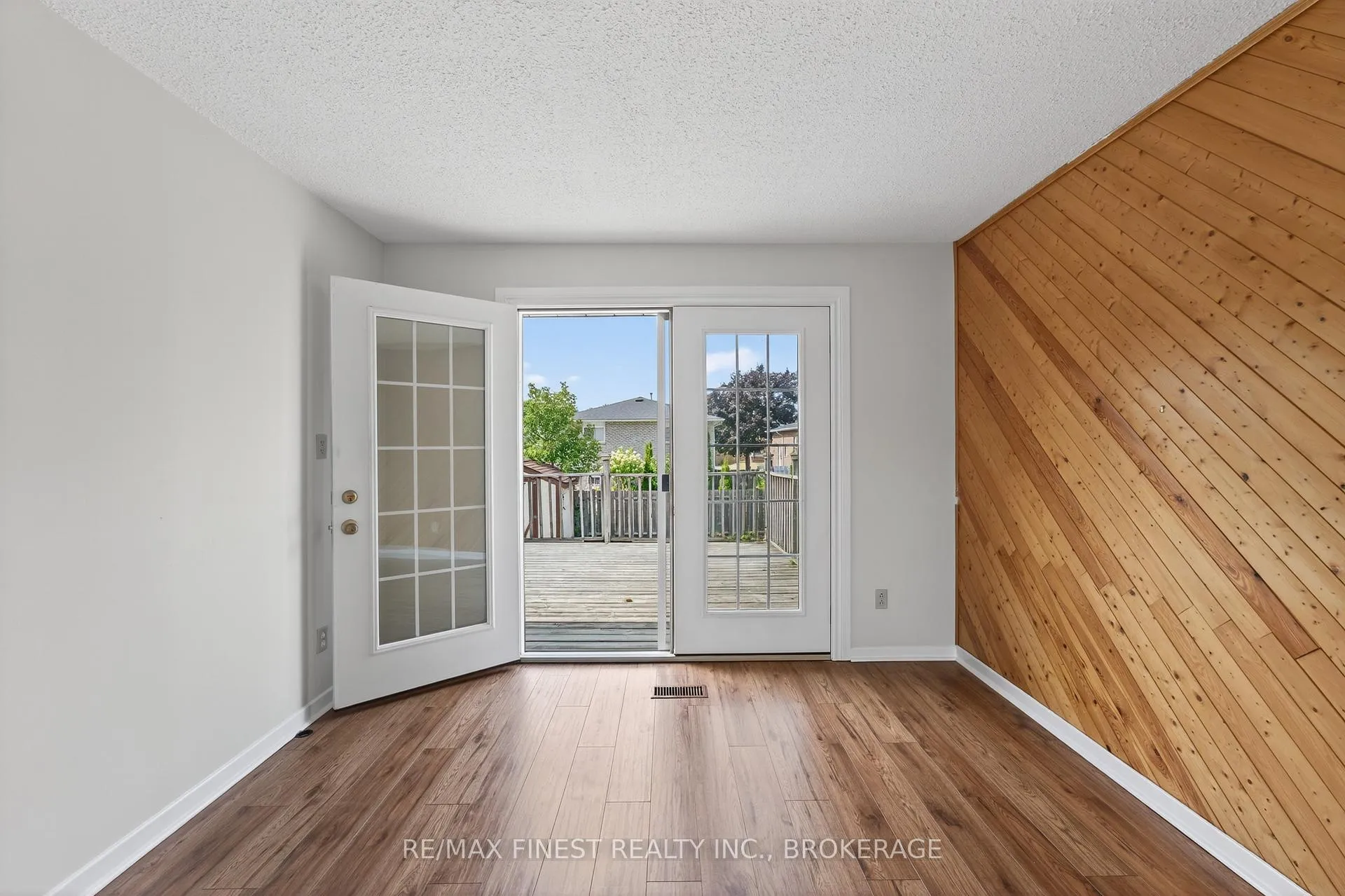 Photo 17 of 812 Cunningham Crescent, Brockville — HOMEH