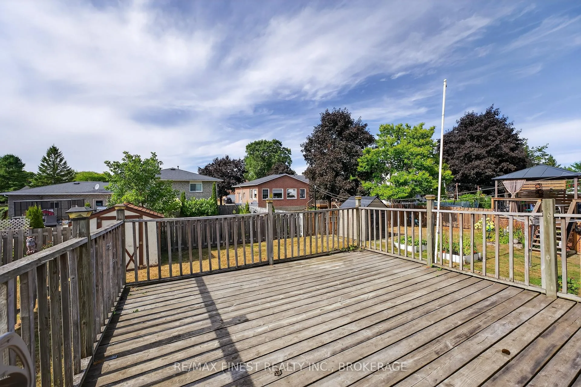 Photo 18 of 812 Cunningham Crescent, Brockville — HOMEH