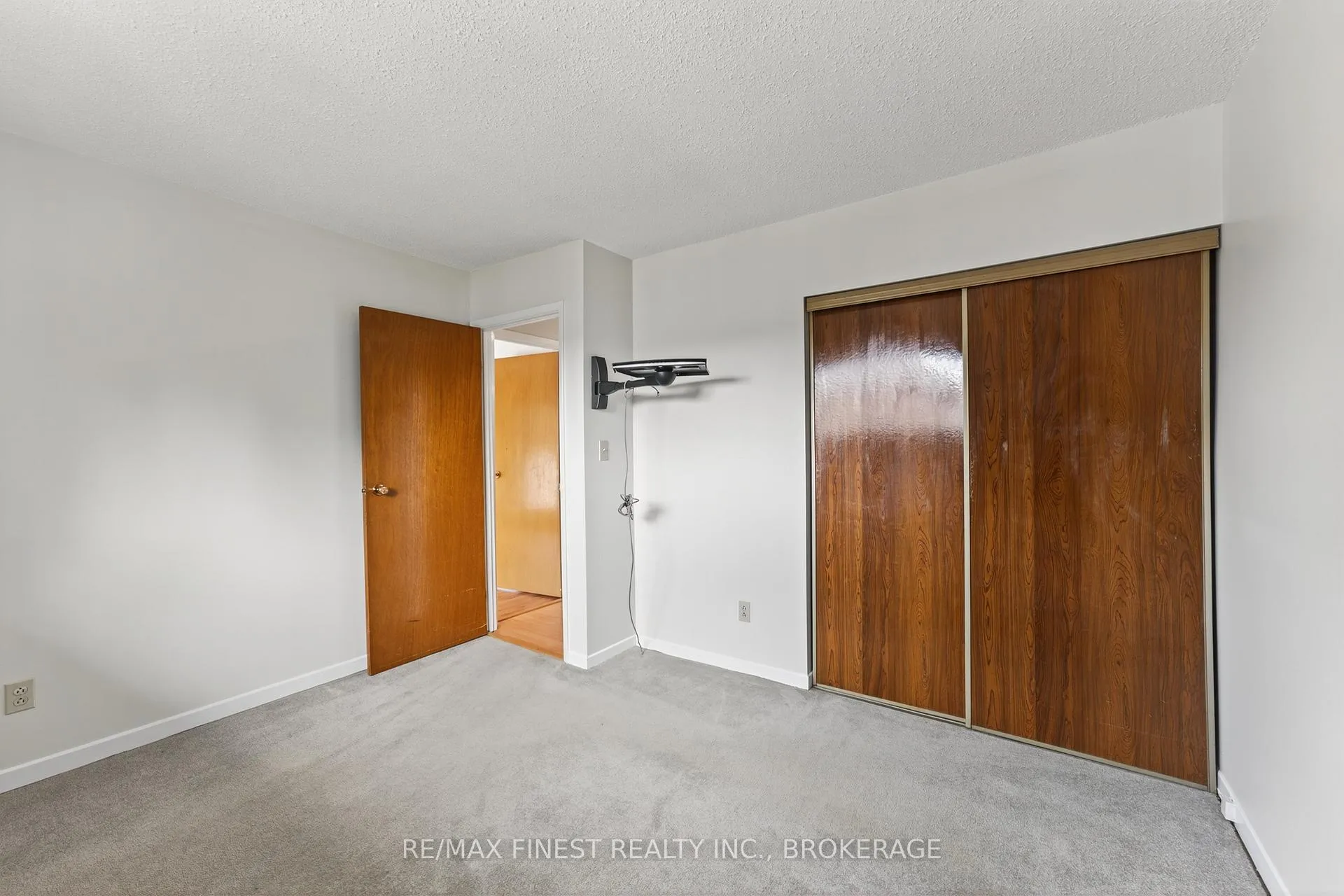 Photo 21 of 812 Cunningham Crescent, Brockville — HOMEH