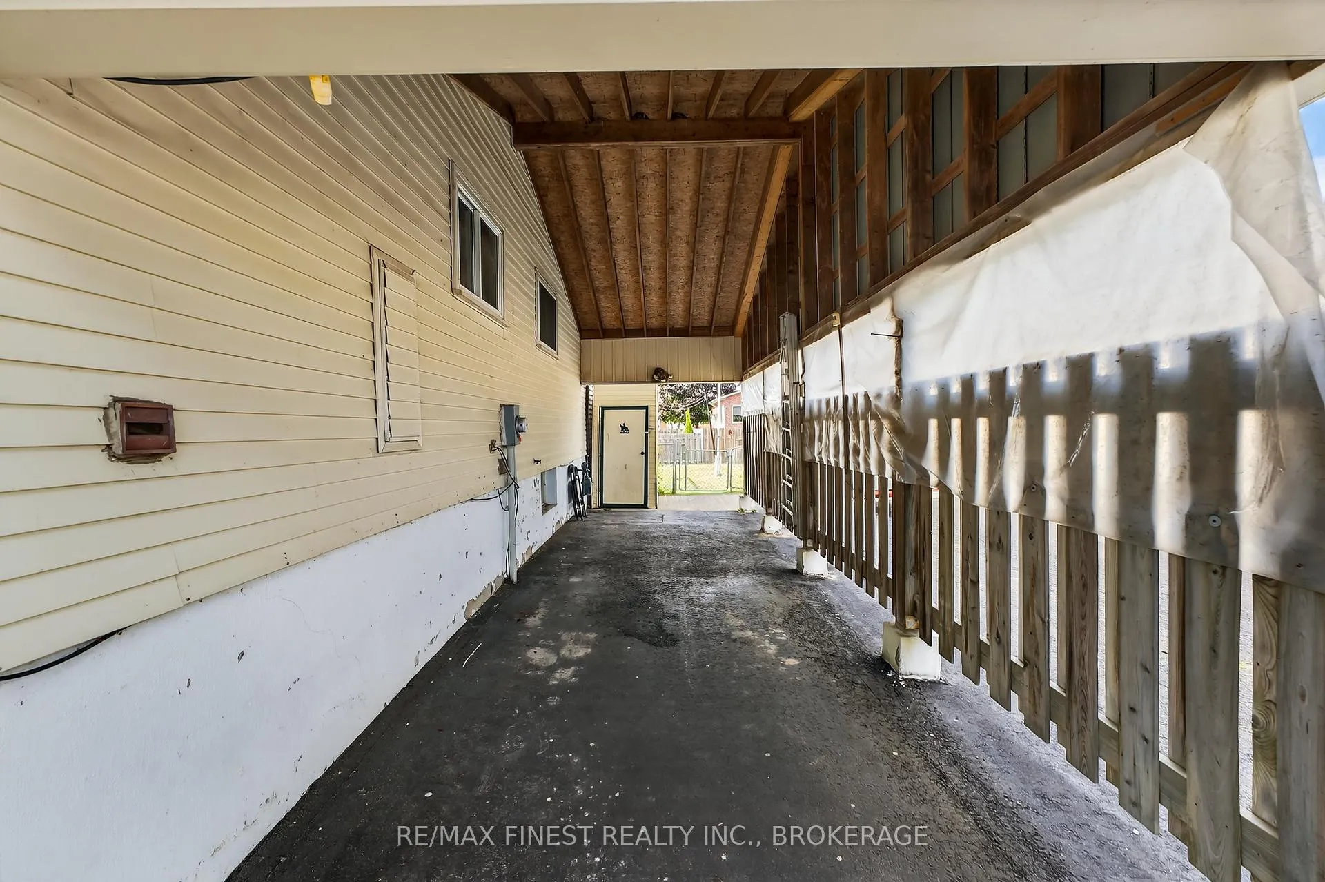 Photo 35 of 812 Cunningham Crescent, Brockville — HOMEH