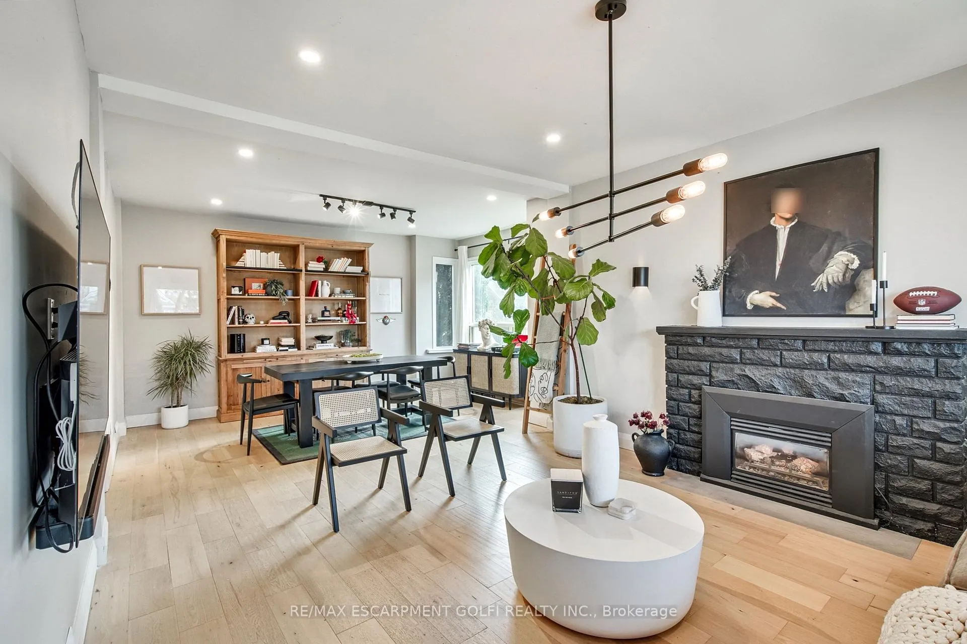 Photo 12 of 131 Alpine Avenue, Hamilton, Inch Park — HOMEH