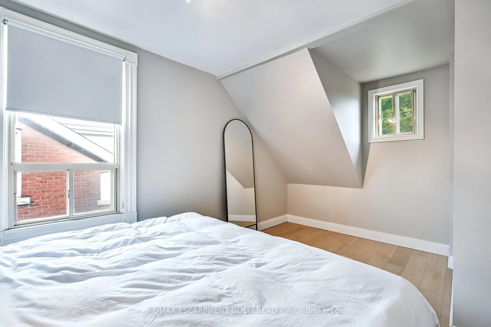 Photo 26 of 131 Alpine Avenue, Hamilton, Inch Park — HOMEH