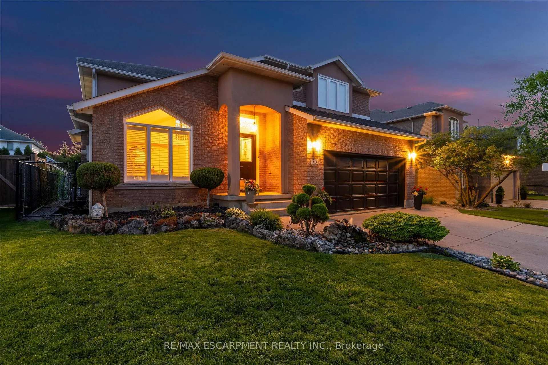Photo 1 of 75 Gatestone Drive, Hamilton, Stoney Creek Mountain — HOMEH