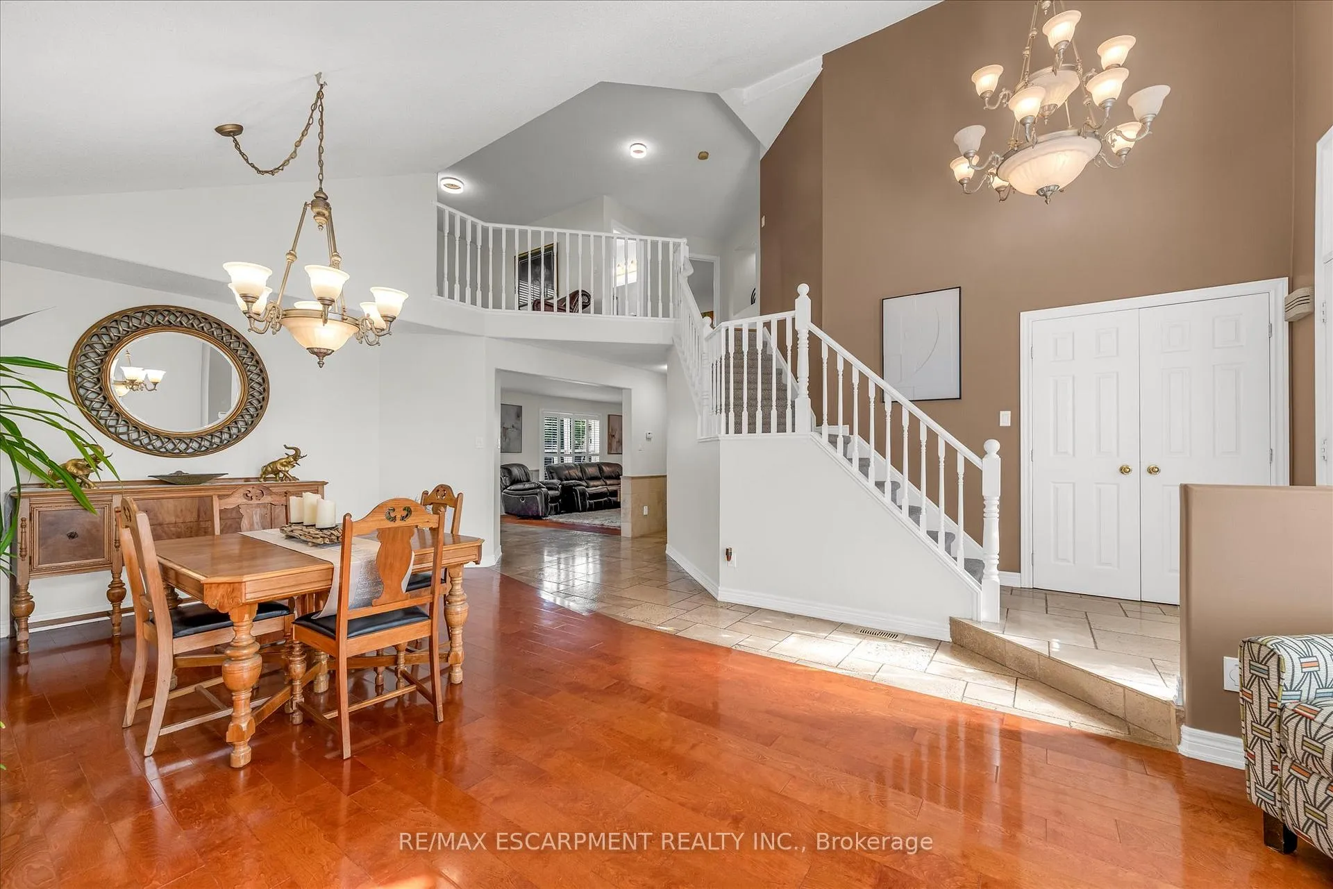 Photo 4 of 75 Gatestone Drive, Hamilton, Stoney Creek Mountain — HOMEH