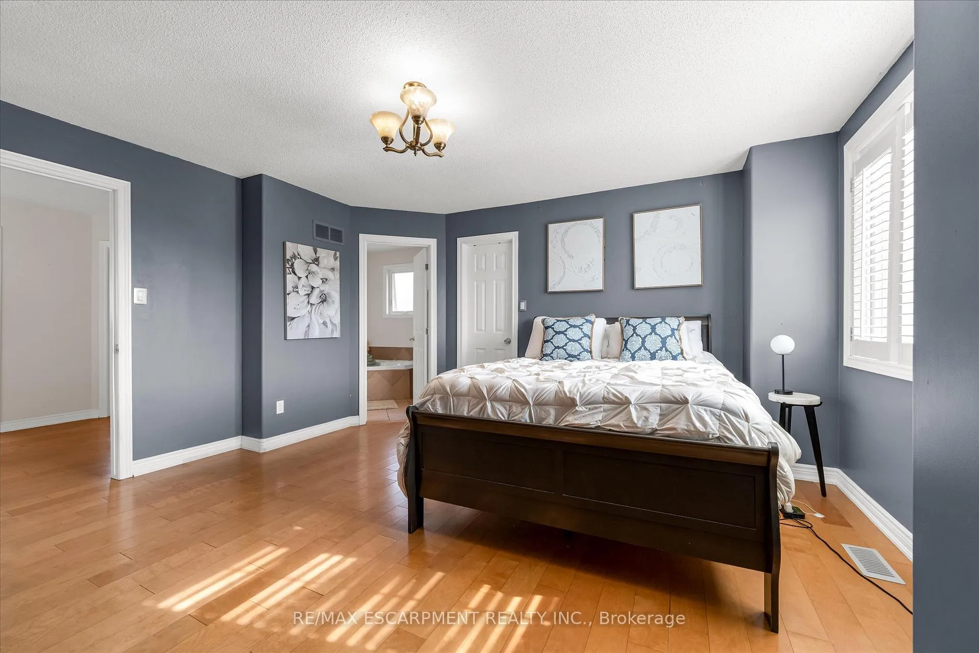 Photo 13 of 75 Gatestone Drive, Hamilton, Stoney Creek Mountain — HOMEH